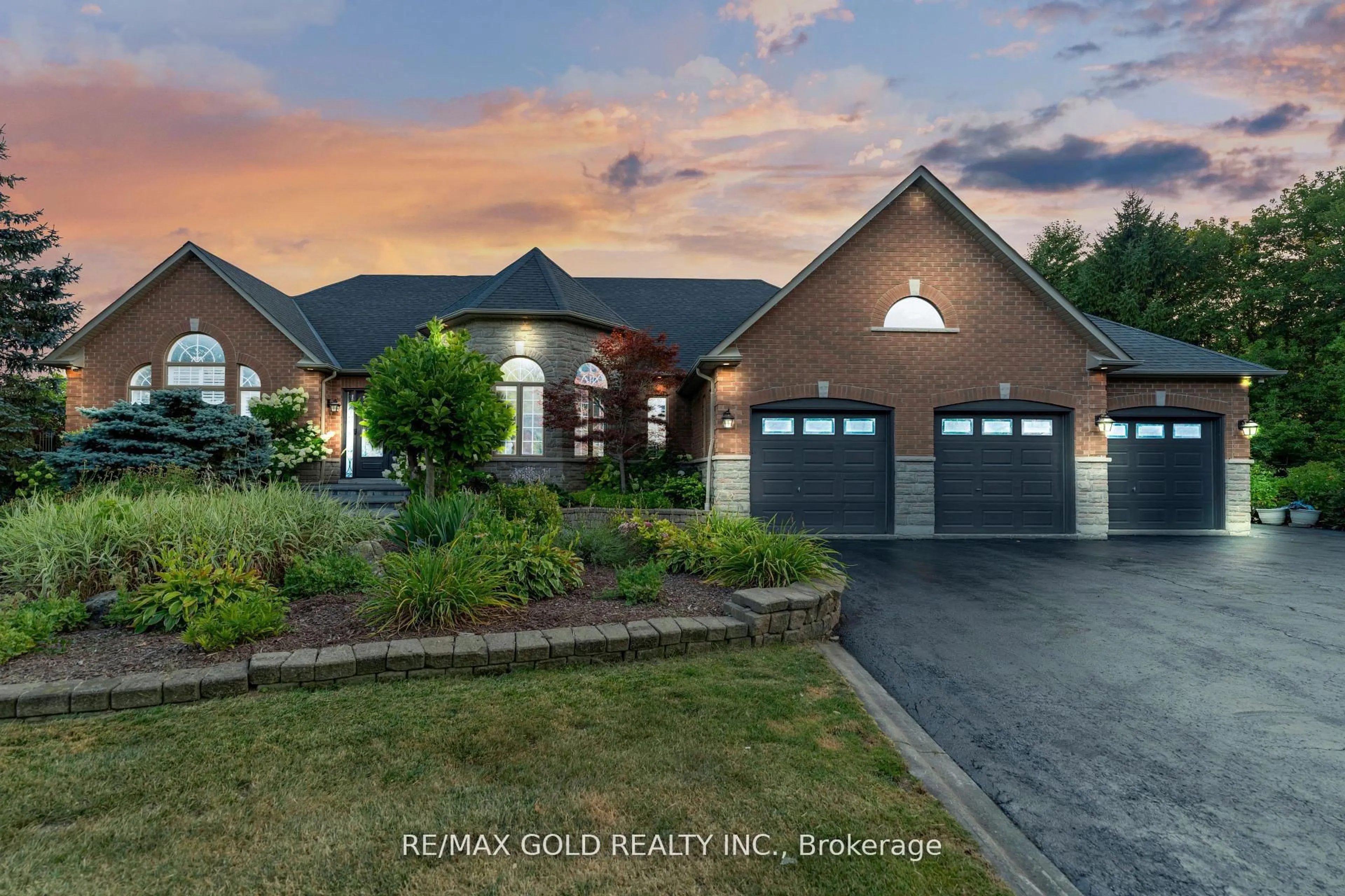 Home with brick exterior material, street for 12572 Heritage Rd, Caledon Ontario L7C 1T3