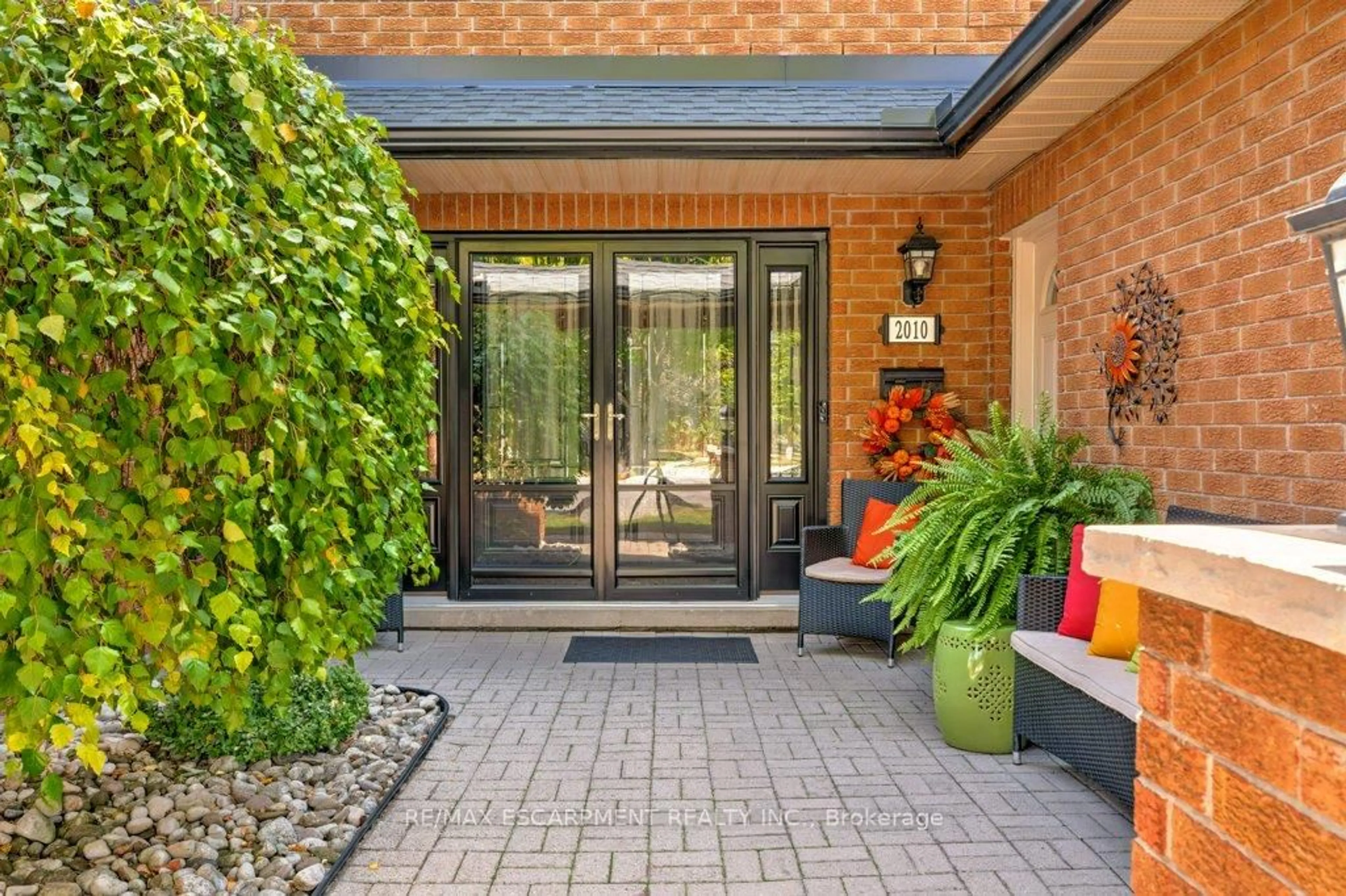 Unknown for 2010 WINDY OAKS Dr, Burlington Ontario L7M 2R3