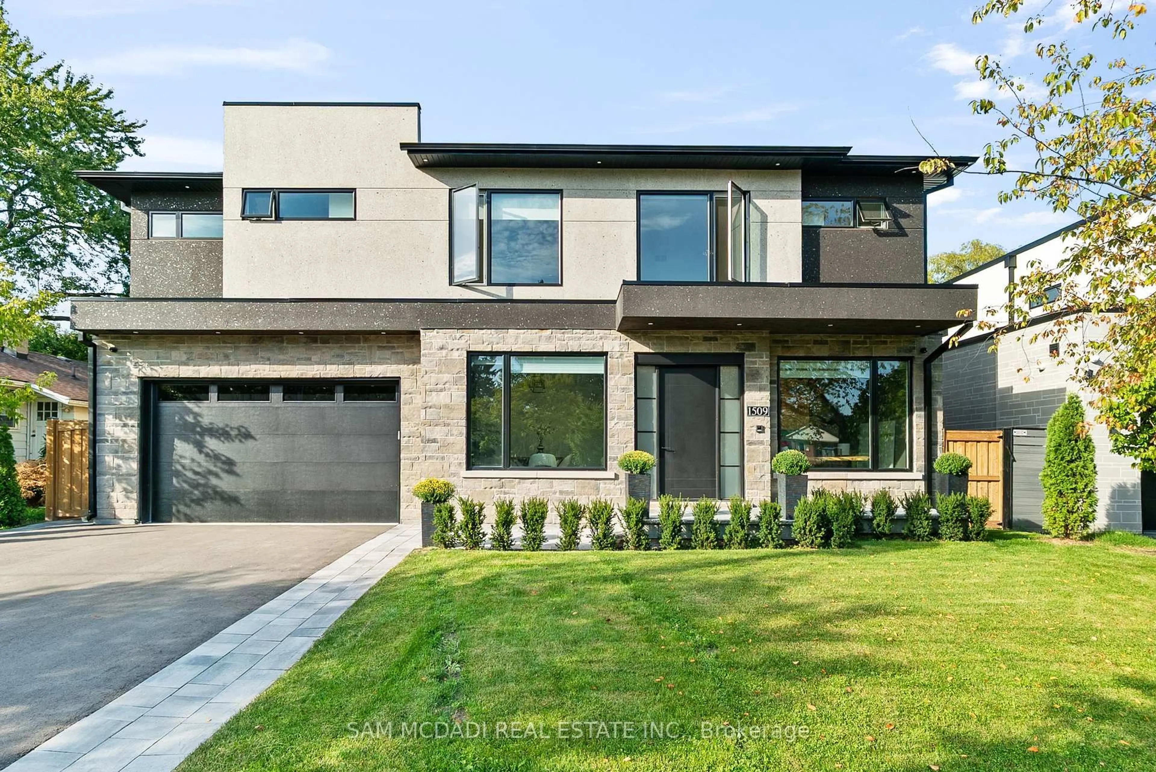 Home with brick exterior material, street for 1509 Pembroke Dr, Oakville Ontario L6H 1V6