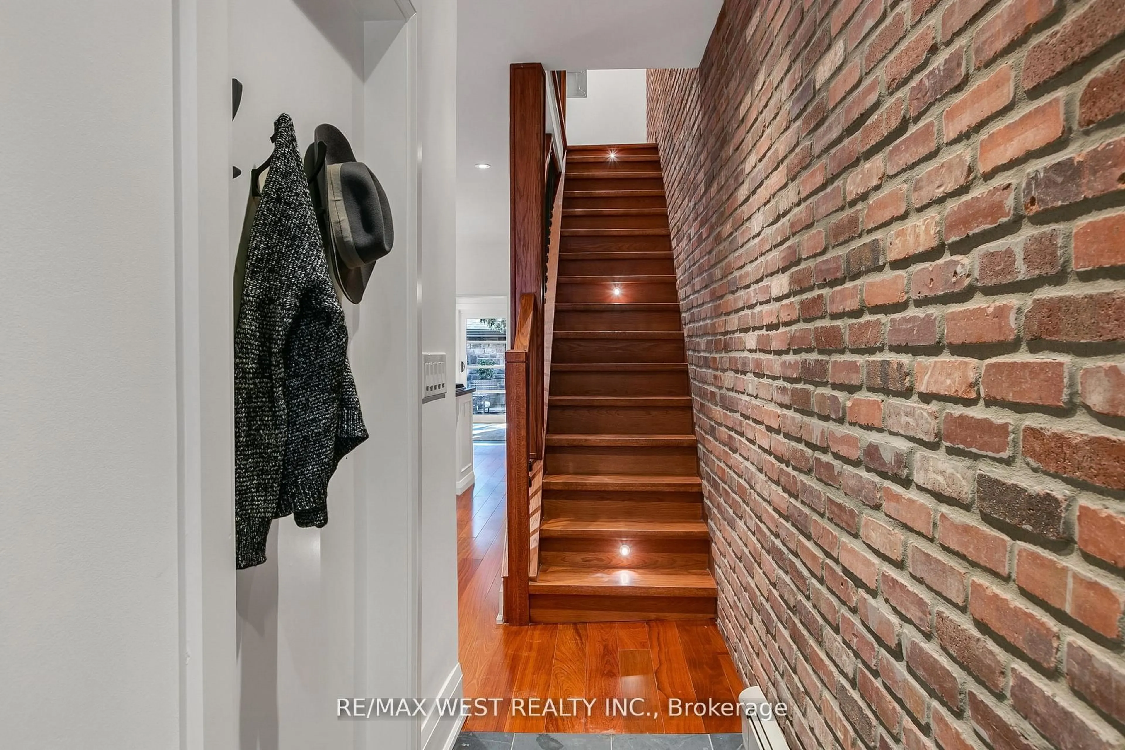 Indoor entryway for 414 Clendenan Ave, Toronto Ontario M6P 2X6