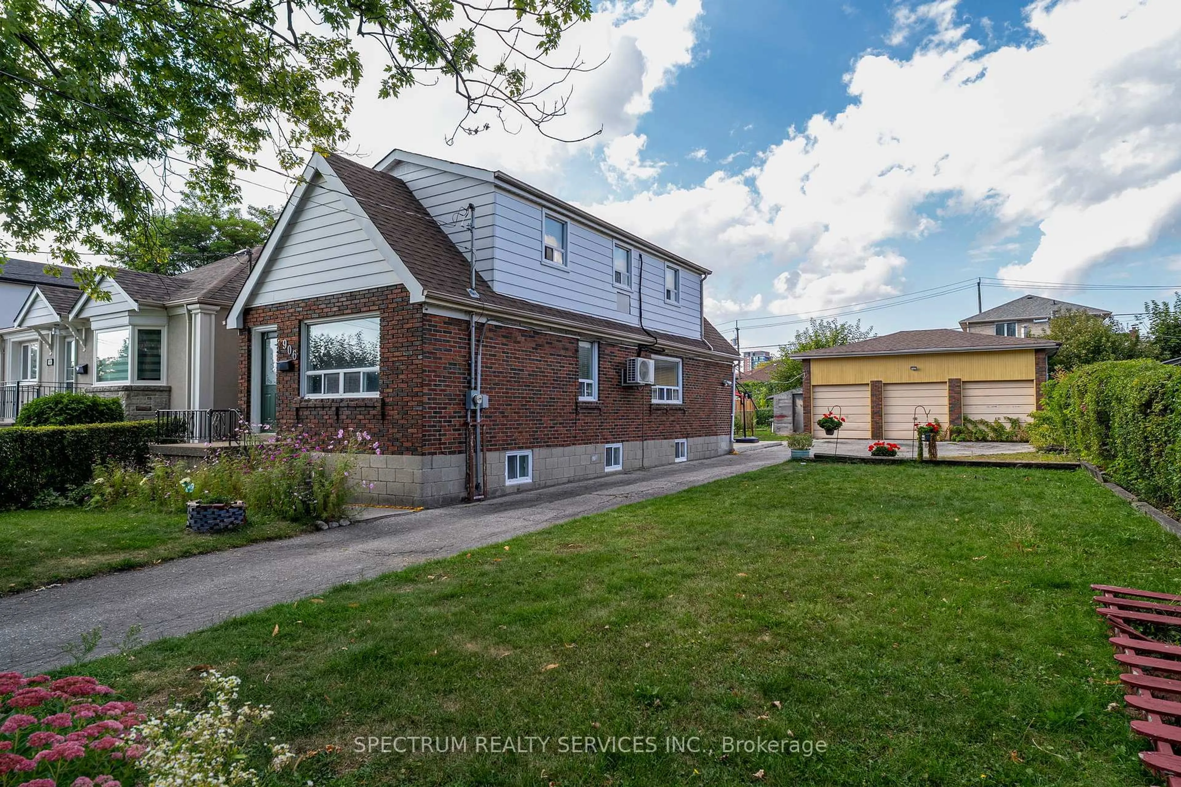 Unknown for 906 Glencairn Ave, Toronto Ontario M6B 2A7