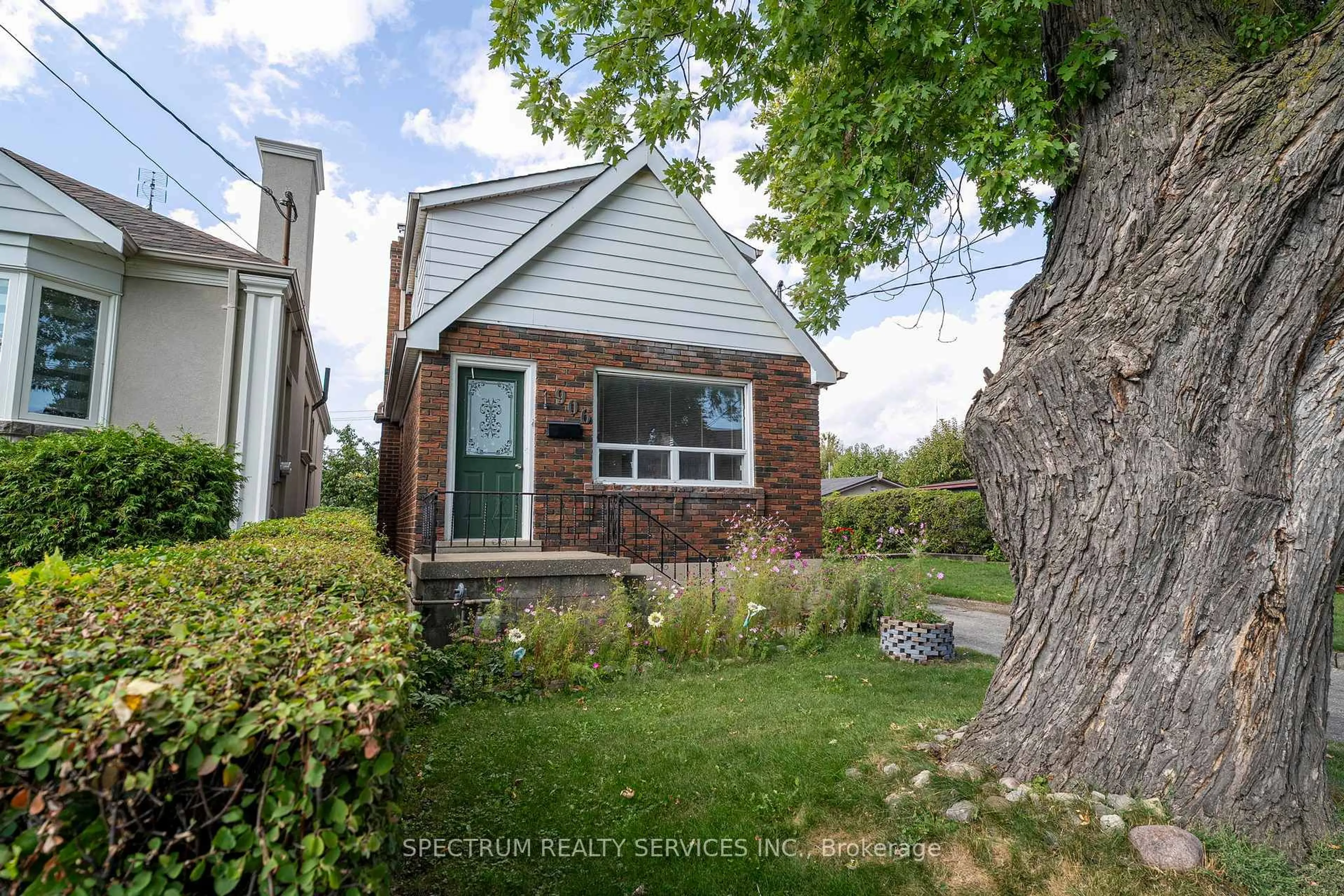 Unknown for 906 Glencairn Ave, Toronto Ontario M6B 2A7