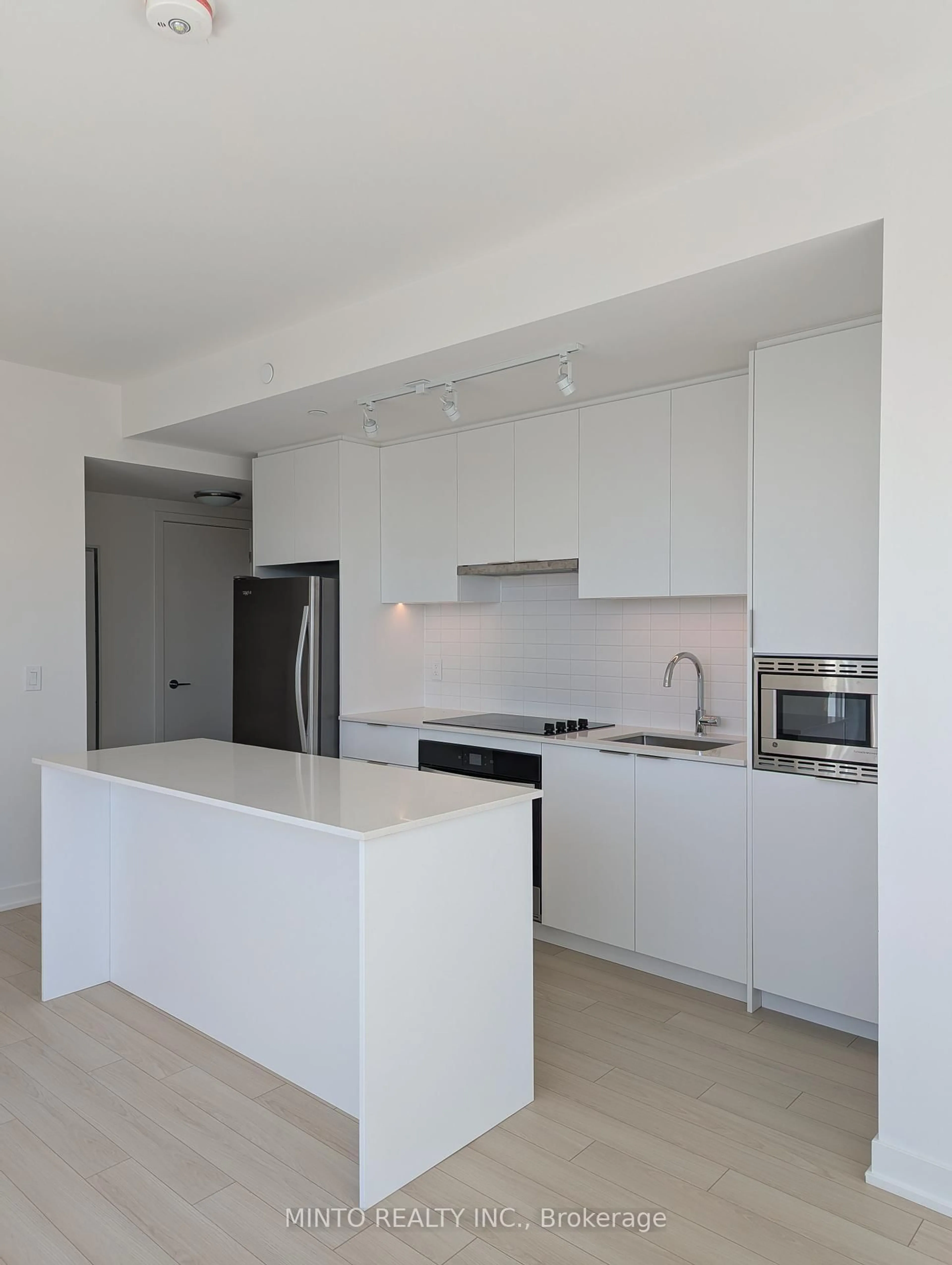 Standard kitchen, unknown for 3079 Trafalgar Rd #302, Oakville Ontario L6H 8C5