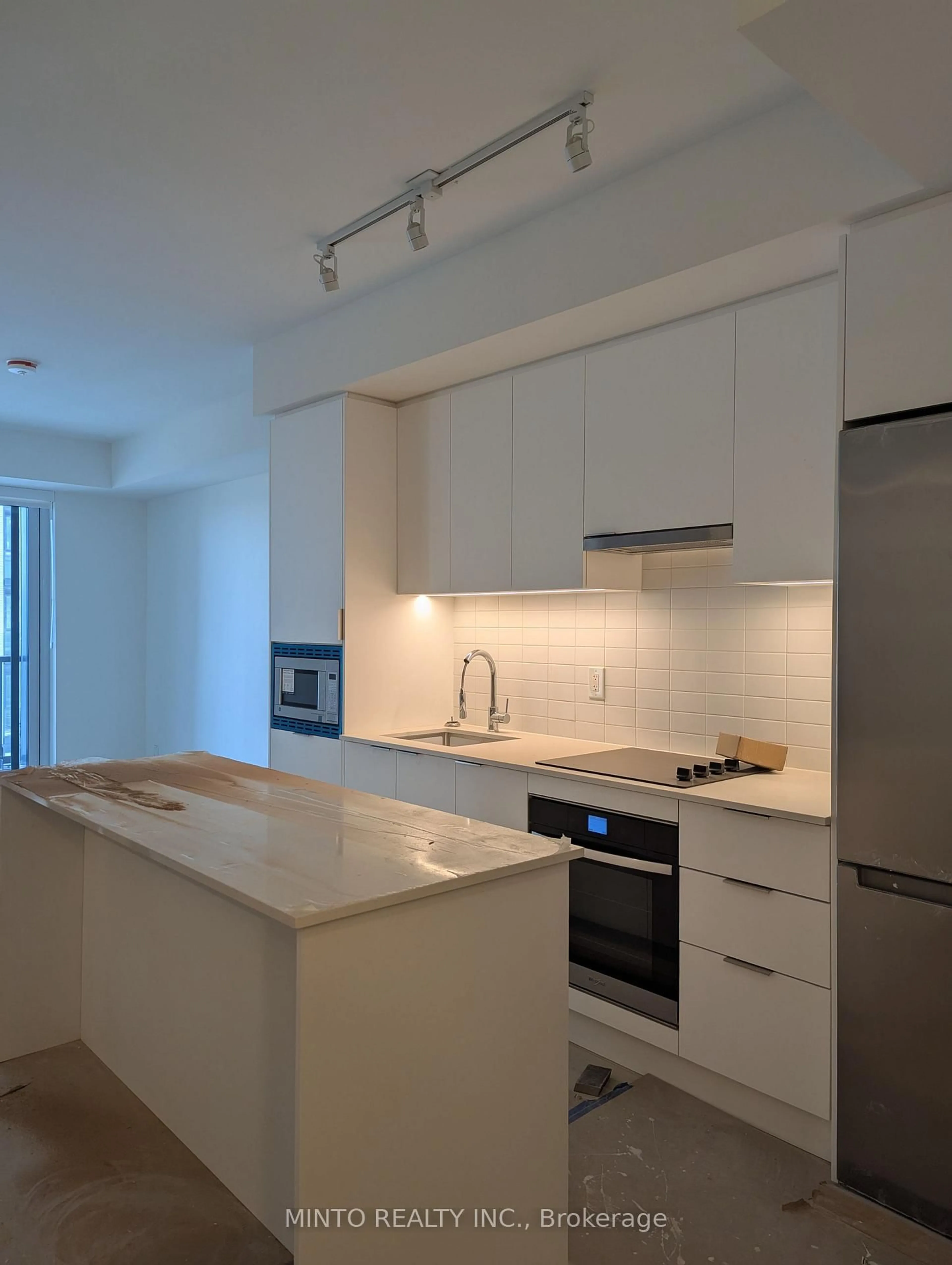 Standard kitchen, unknown for 3079 Trafalgar Rd #511, Oakville Ontario L6H 8C5