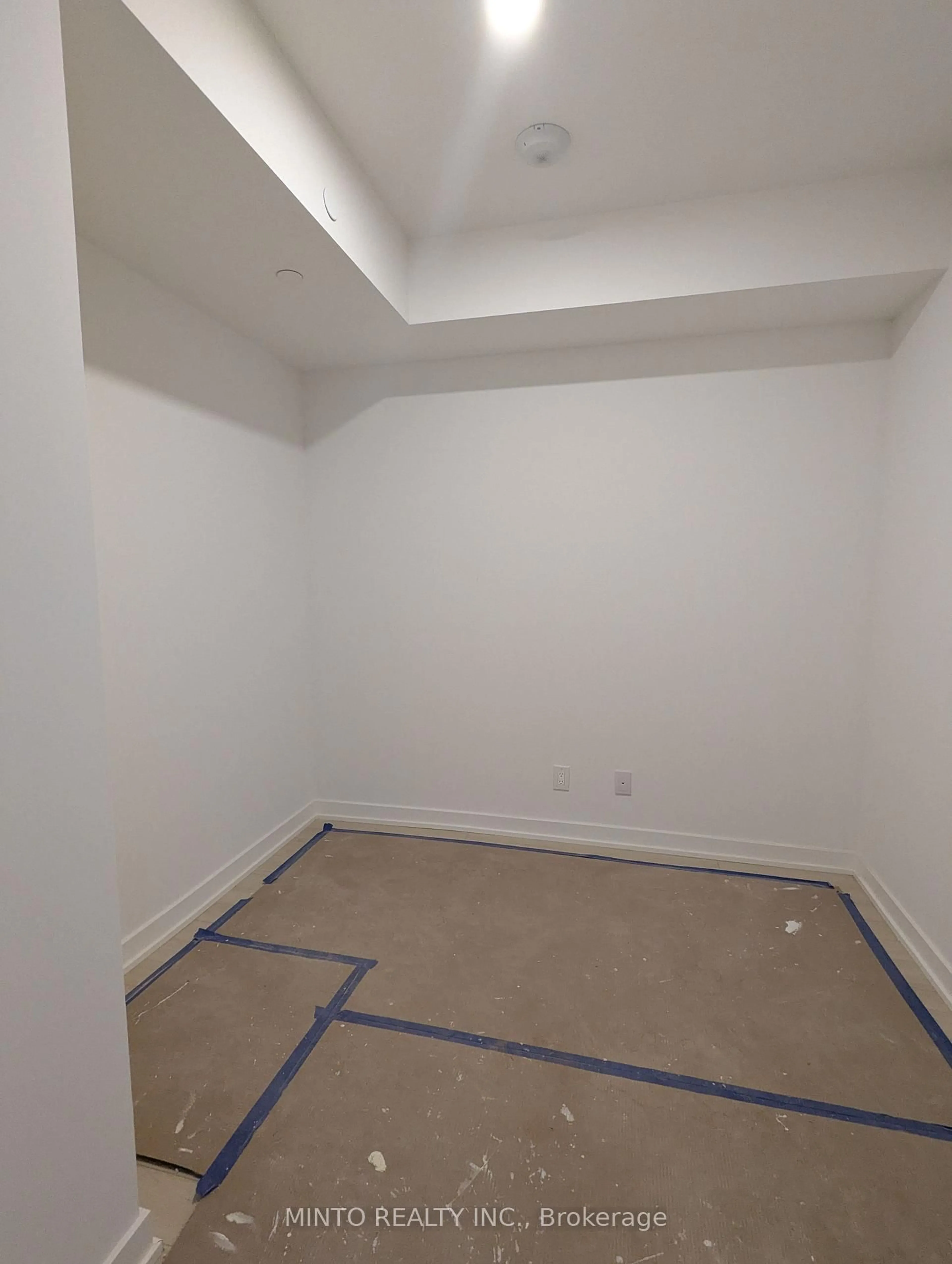 A pic of a room for 3079 Trafalgar Rd #511, Oakville Ontario L6H 8C5