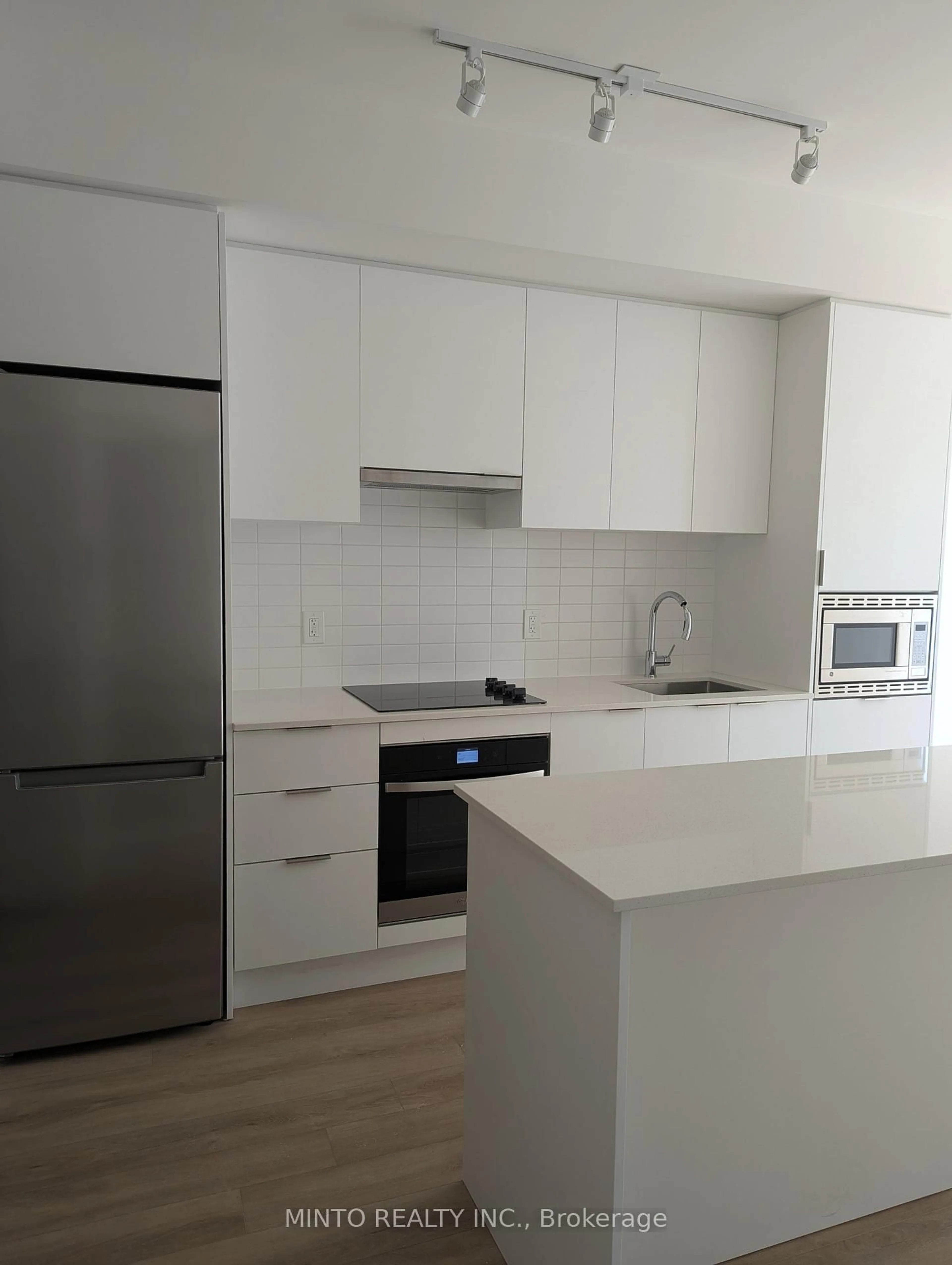 Standard kitchen, wood/laminate floor for 3079 Trafalgar Rd #709, Oakville Ontario L6H 8C5