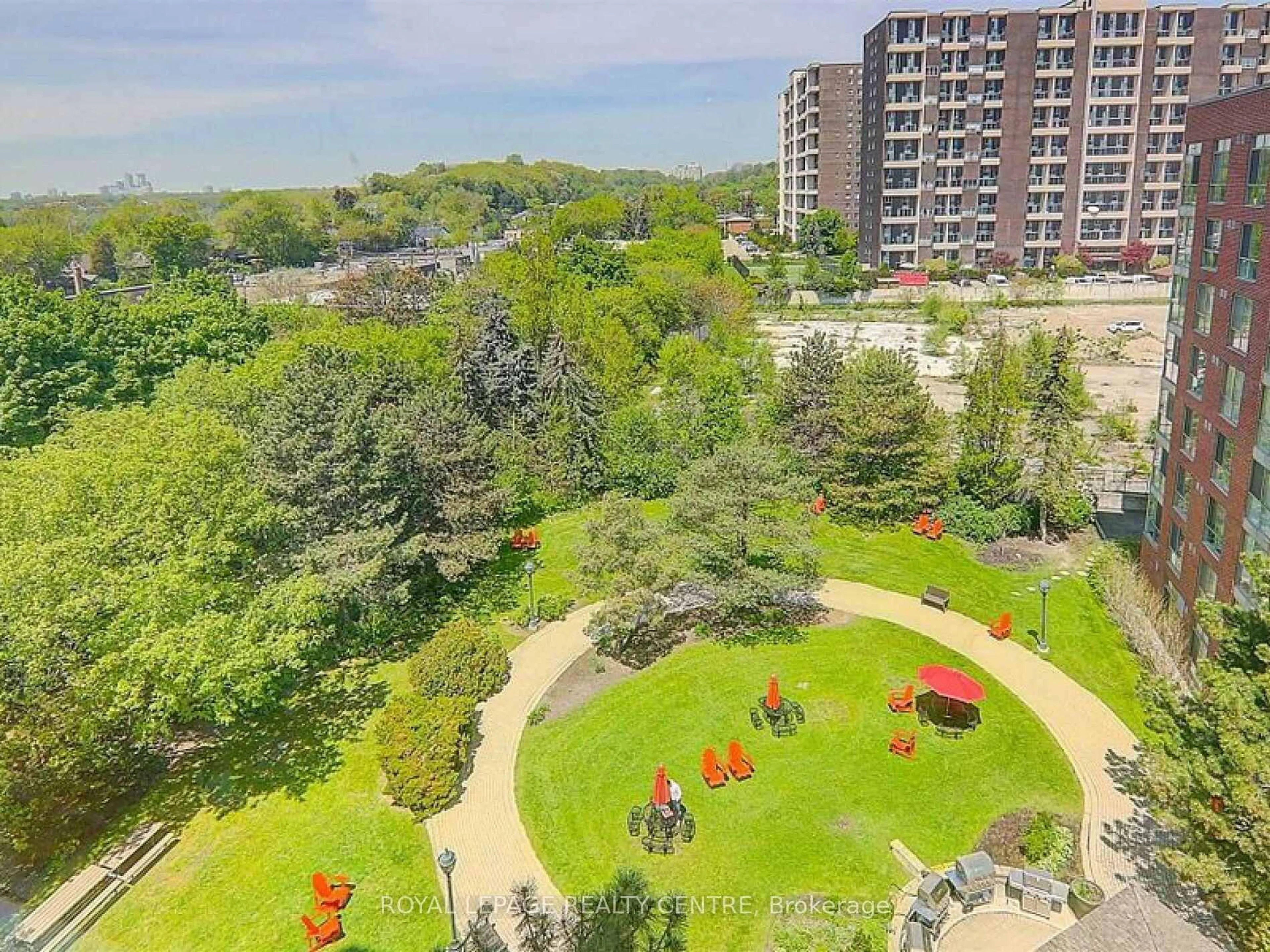 A pic from outside/outdoor area/front of a property/back of a property/a pic from drone, city buildings view from balcony for 20 Southport St #402, Toronto Ontario M6S 4Y8