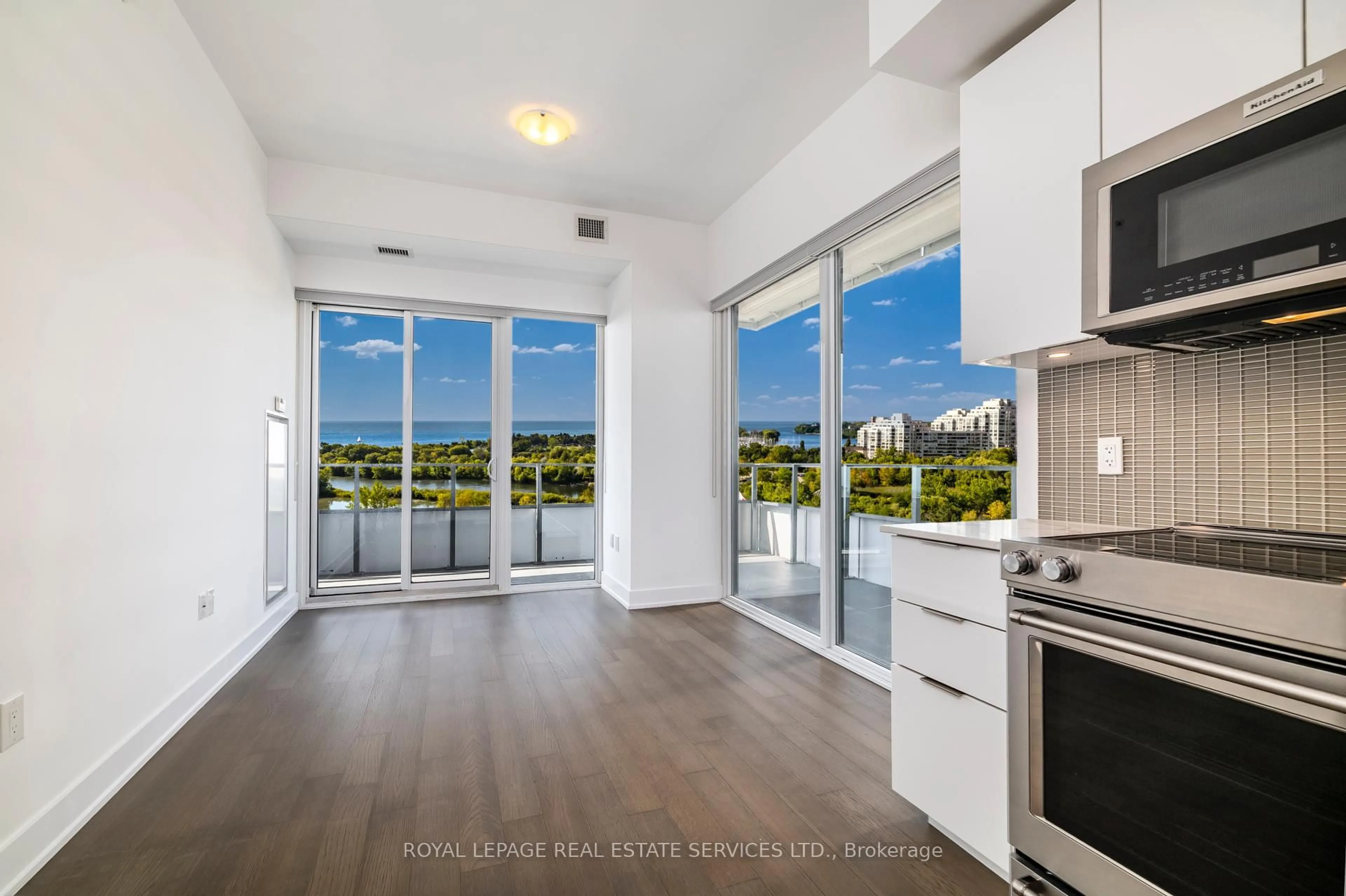 Open concept kitchen, unknown for 20 Shore Breeze Dr #1002, Toronto Ontario M8V 0C7