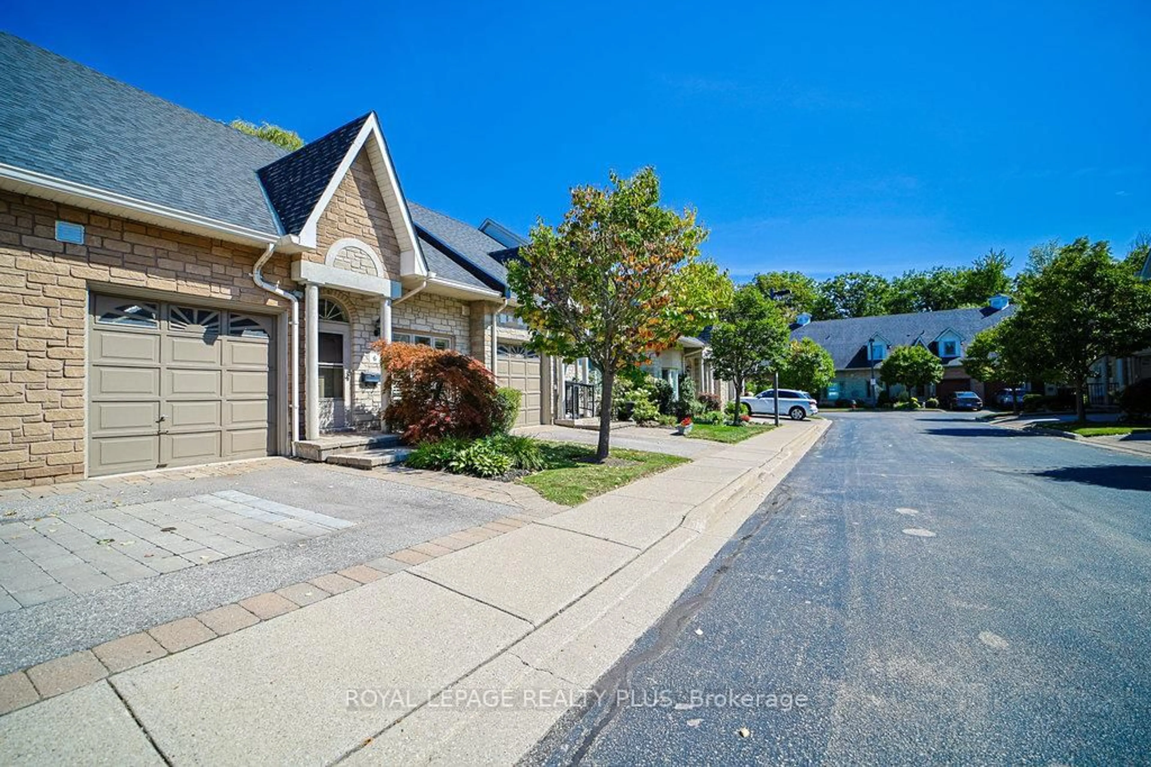 Unknown for 1010 Cristina Crt #6, Mississauga Ontario L5J 4T7