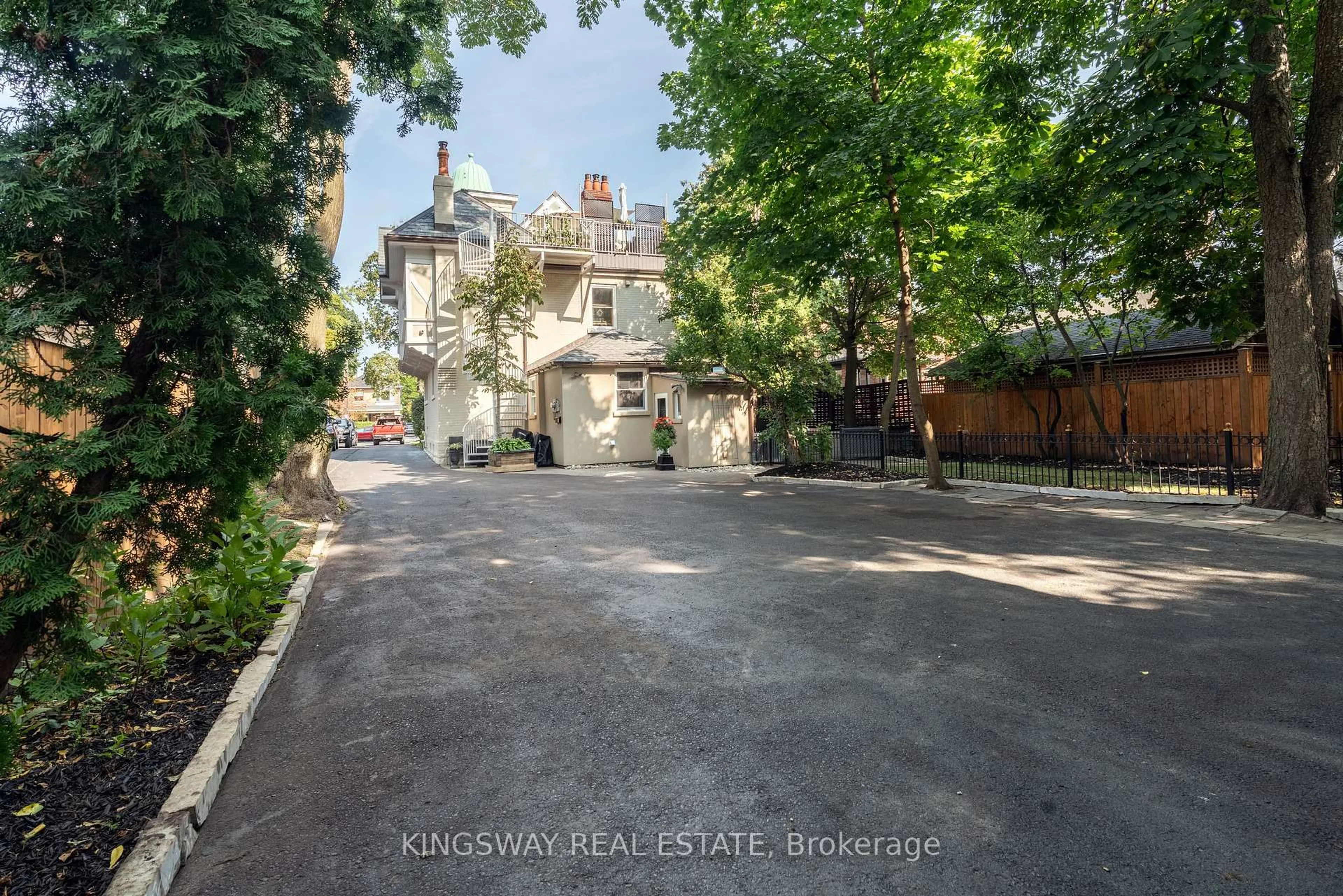 Unknown for 166 High Park Ave, Toronto Ontario M6P 2S4