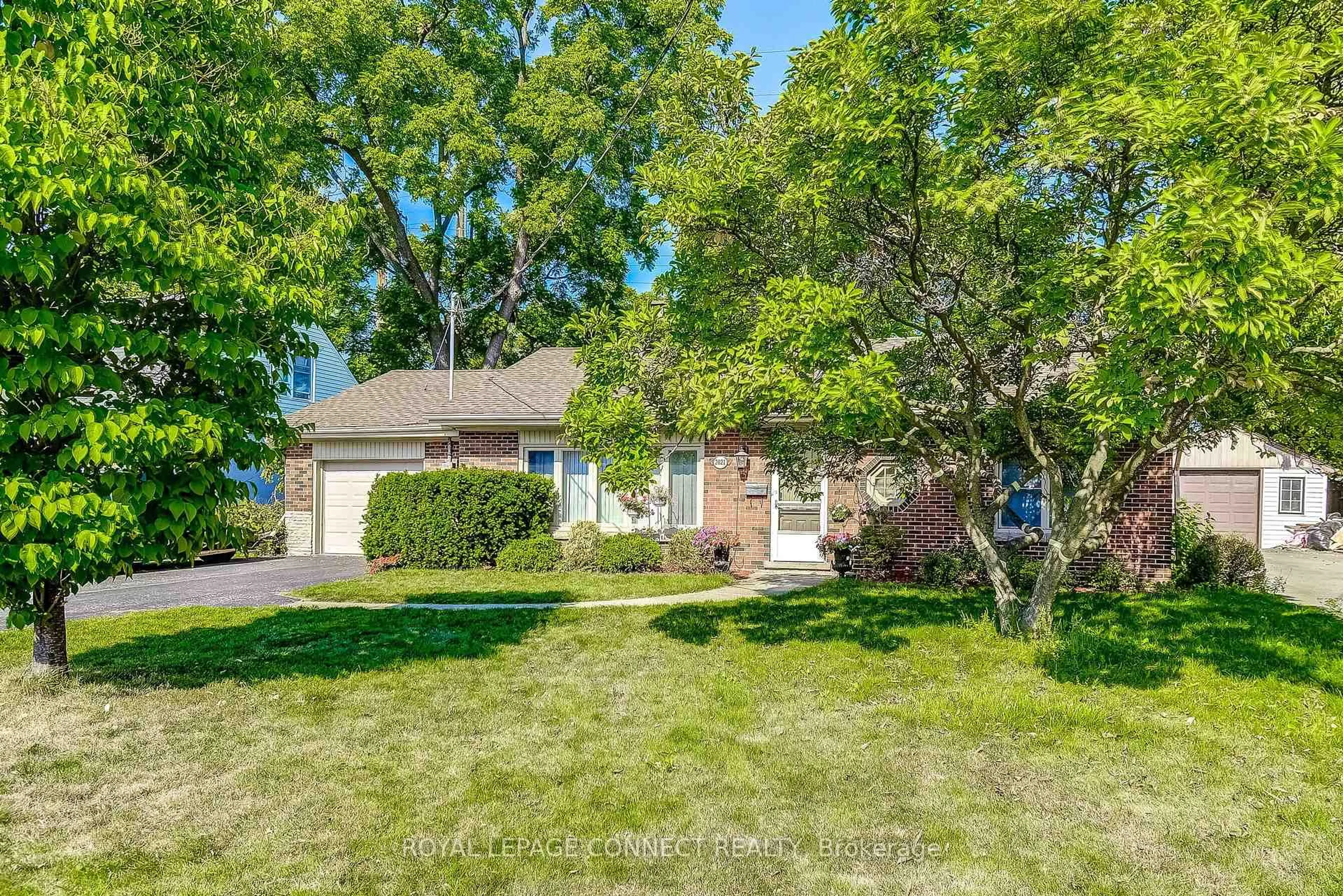 Unknown for 2021 Churchill Ave, Burlington Ontario L7R 3T8