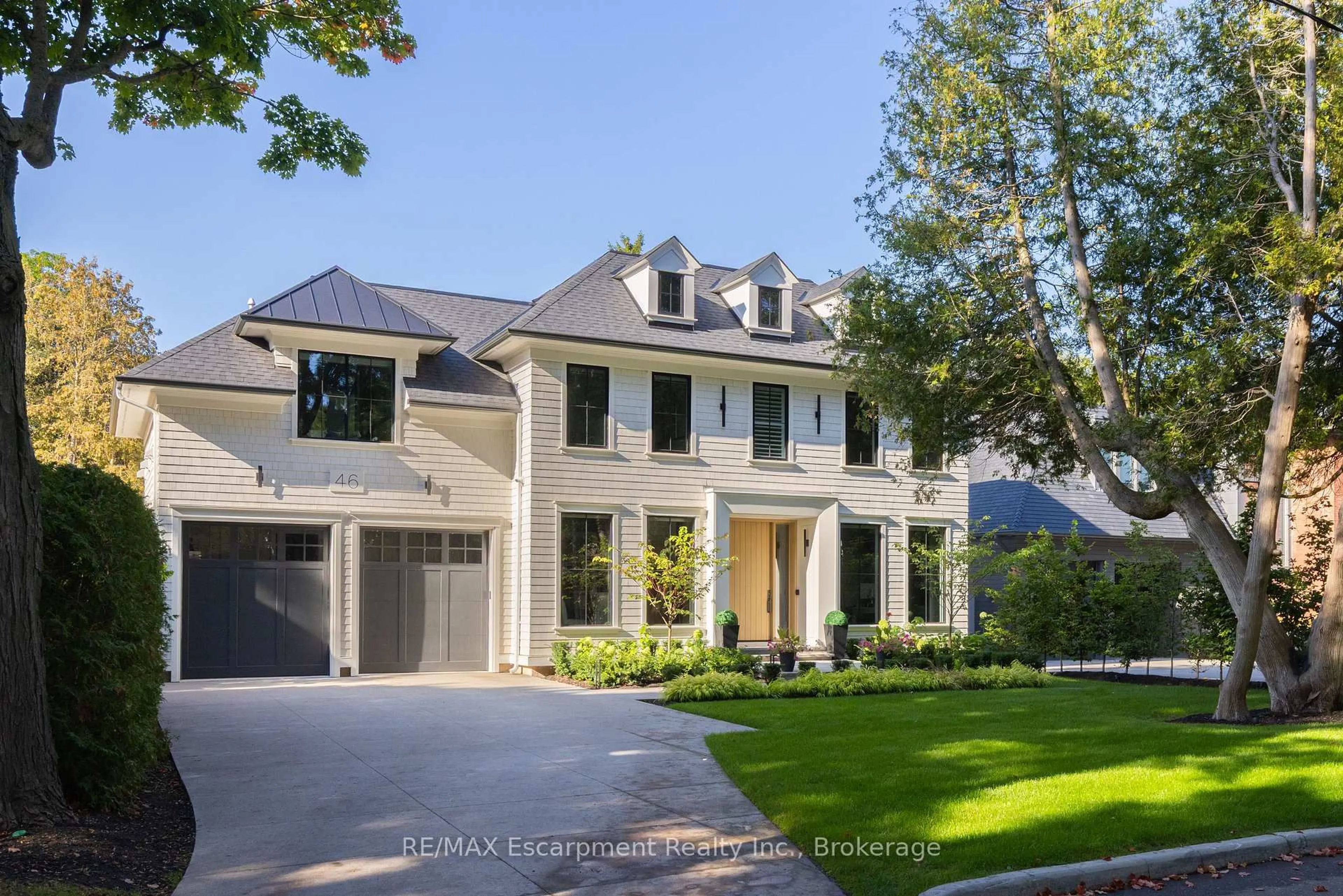 Home with brick exterior material, street for 46 Second St, Oakville Ontario L6J 3T2