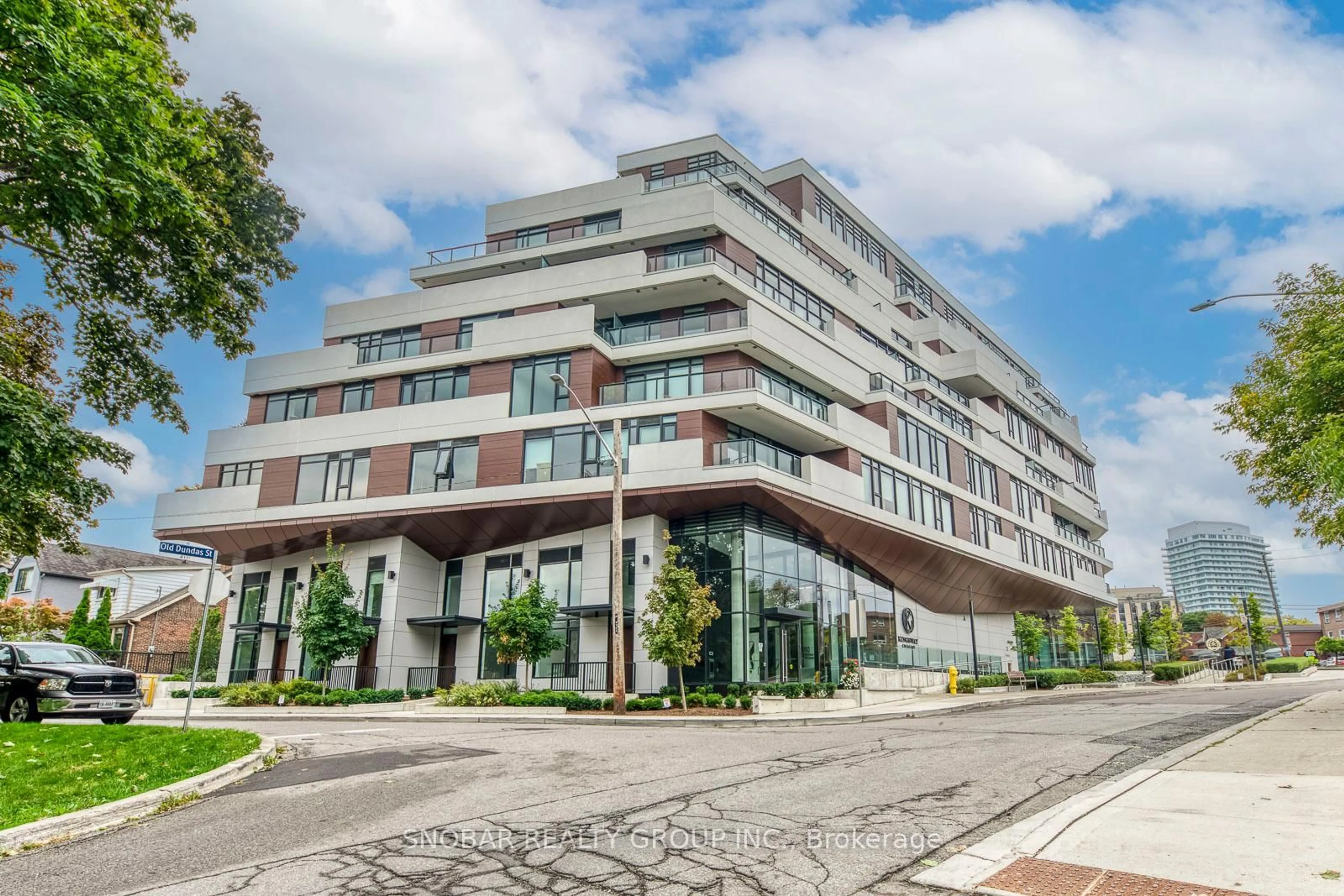 Indoor foyer for 160 Kingsway Cres #604, Toronto Ontario M8X 2S4