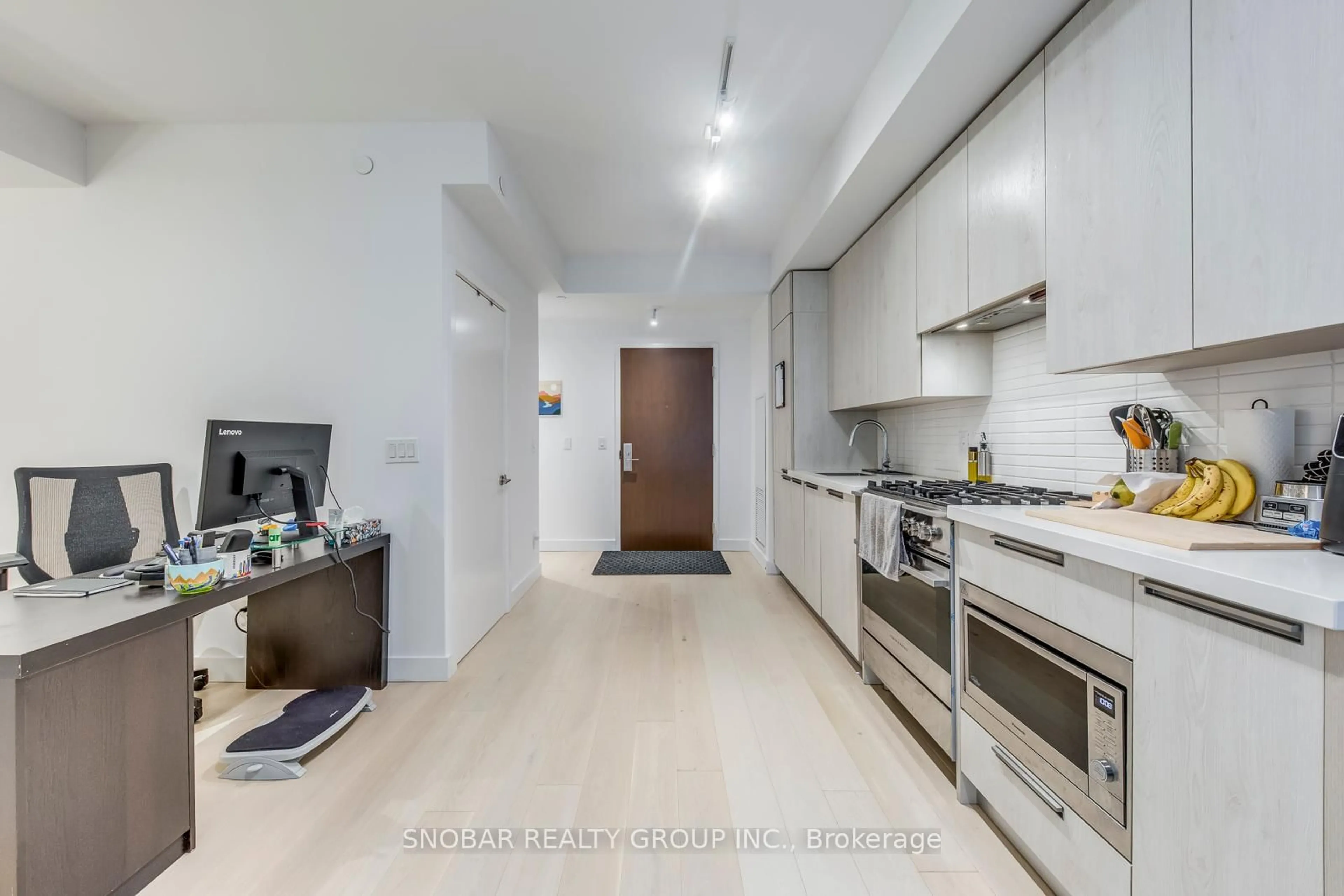 Standard kitchen, unknown for 160 Kingsway Cres #604, Toronto Ontario M8X 2S4
