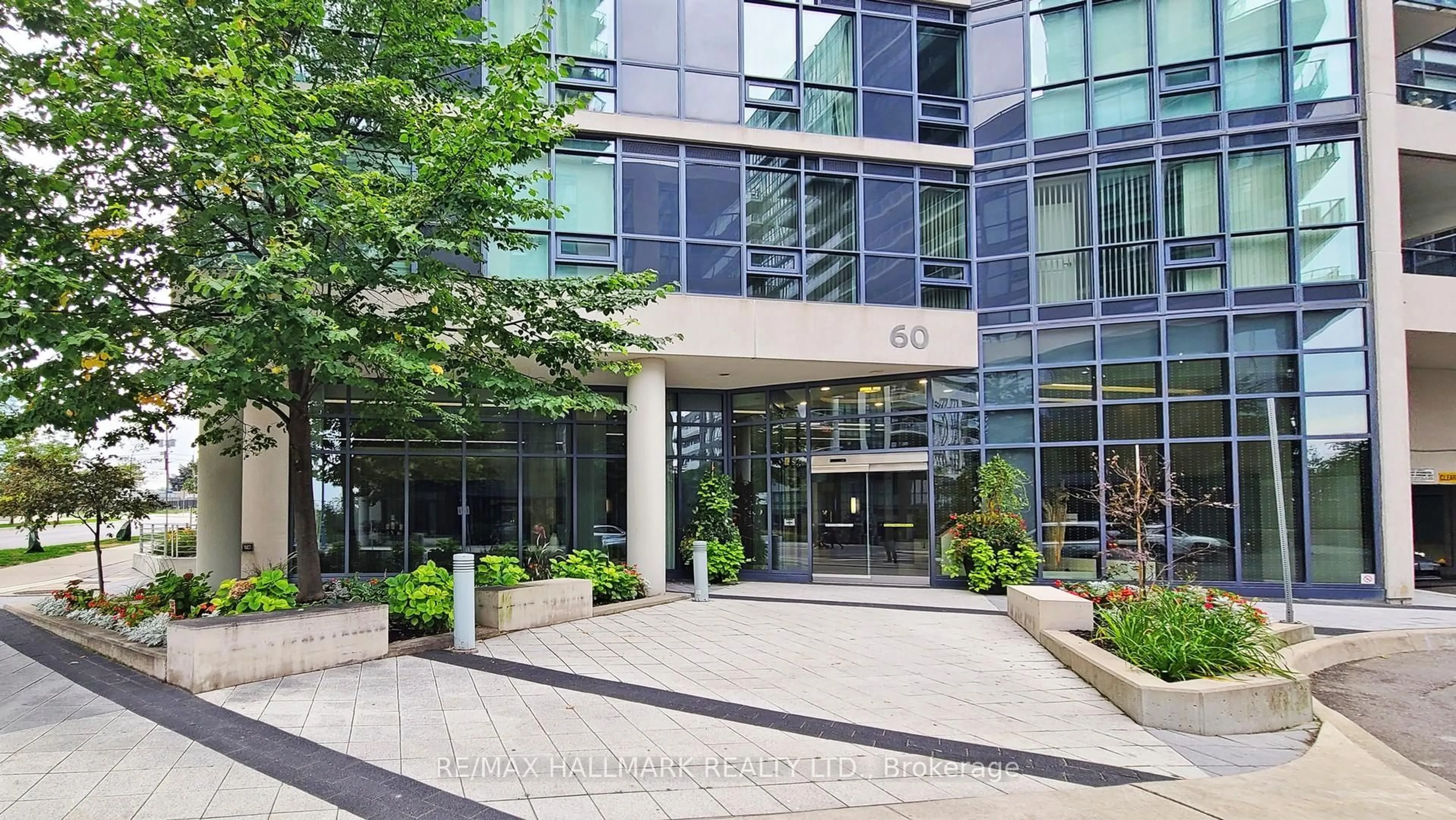 Indoor foyer for 60 Annie Craig Dr #1008, Toronto Ontario M8V 1A1