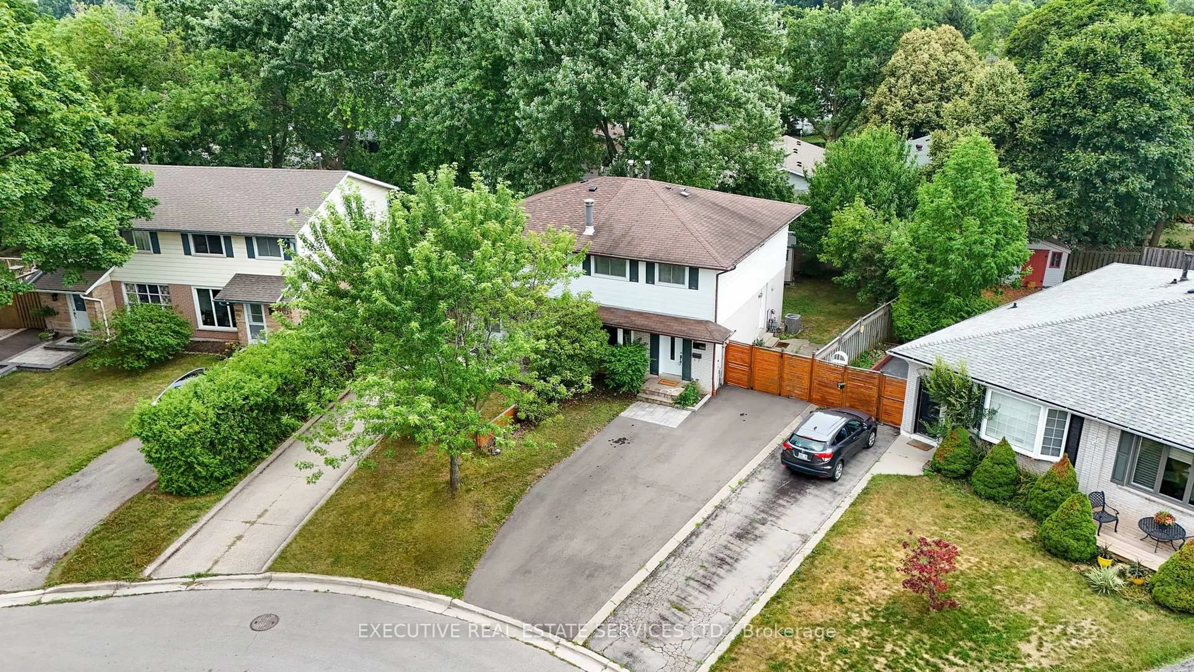 A pic from outside/outdoor area/front of a property/back of a property/a pic from drone, street for 1342 Roylen Rd, Oakville Ontario L6H 1V4