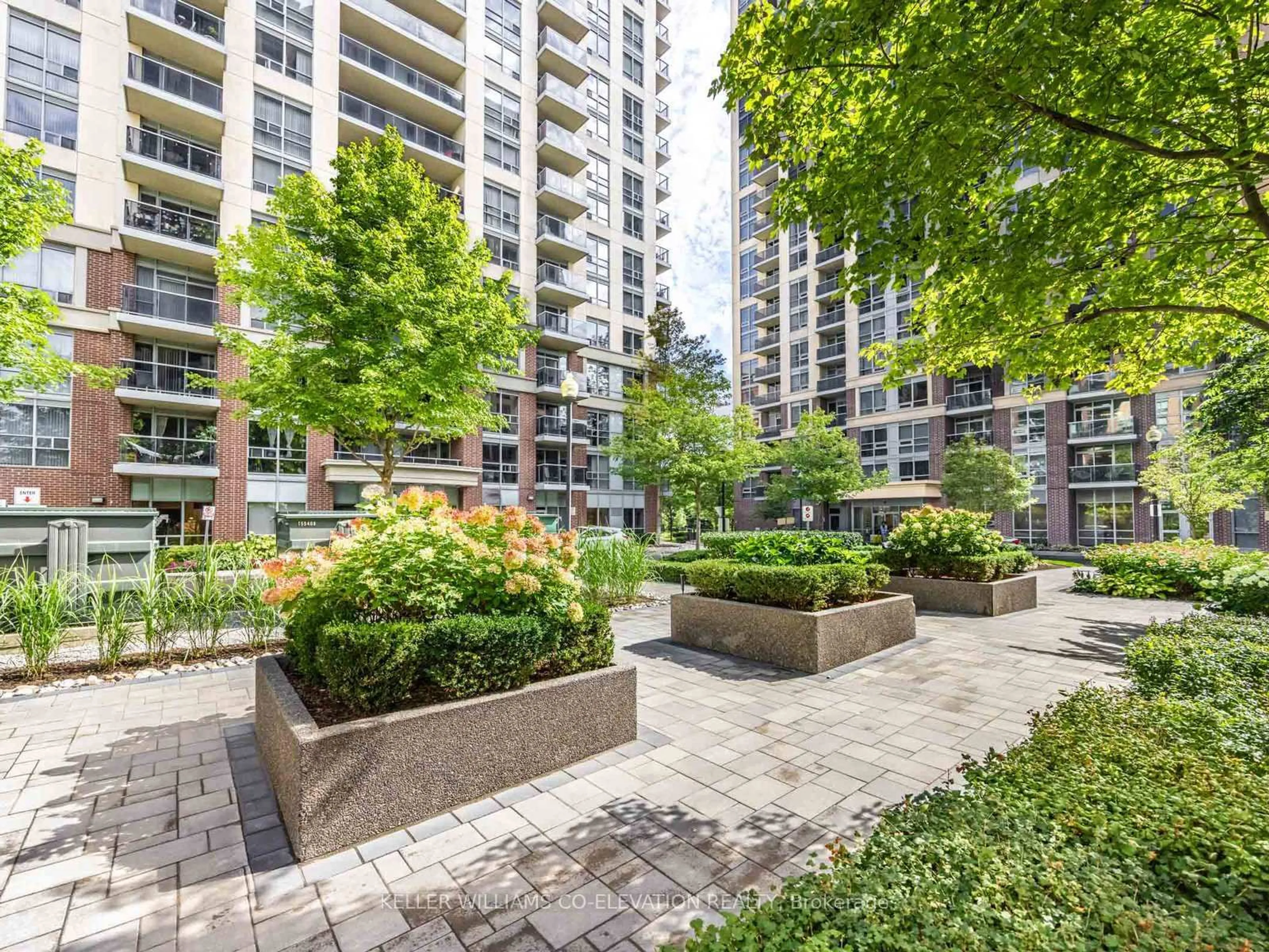 Patio, street for 1 Michael Power Pl #PH9, Toronto Ontario M9A 0A1