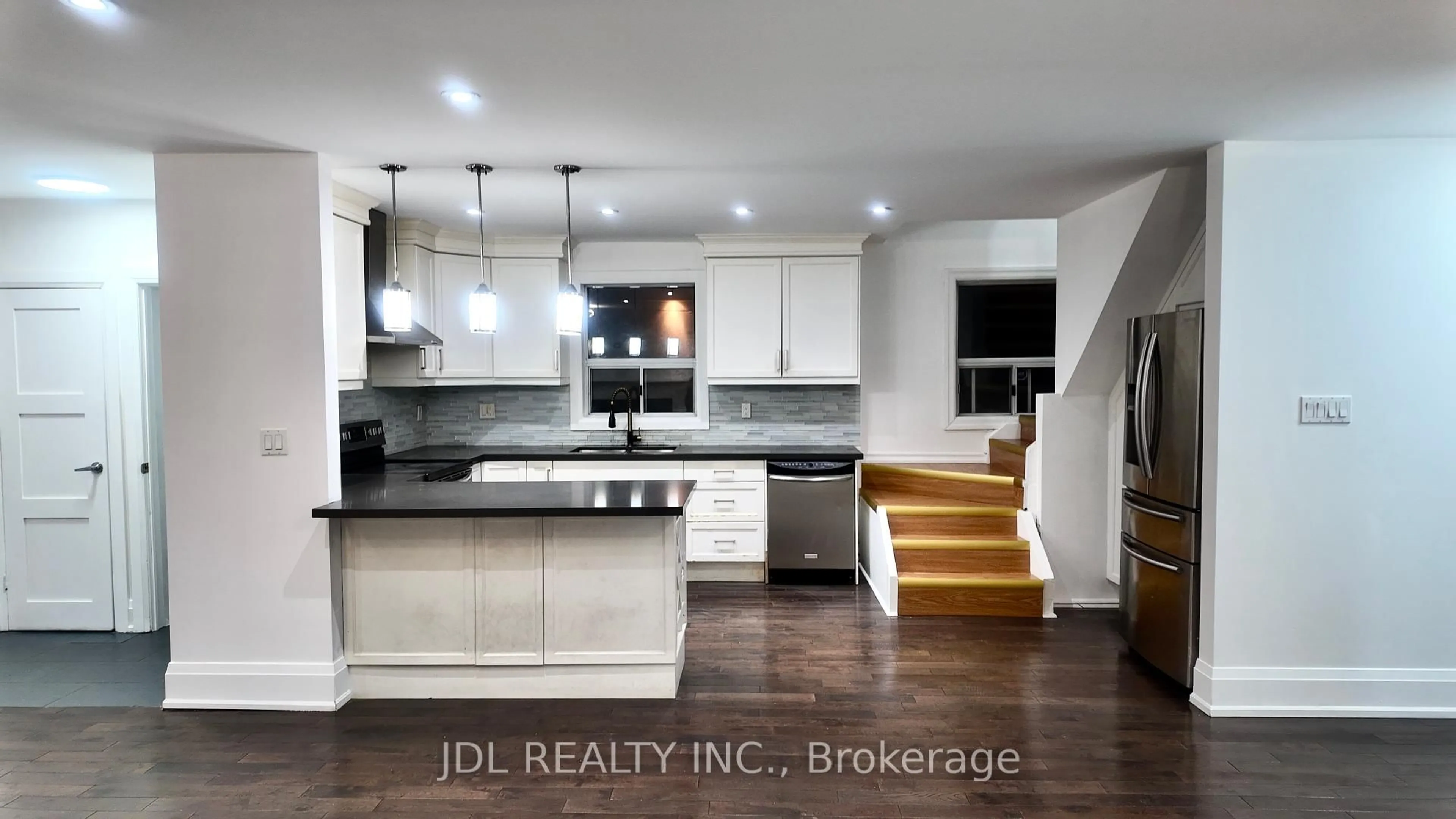 Open concept kitchen, unknown for 132 Edgecroft Rd, Toronto Ontario M8Z 2C3