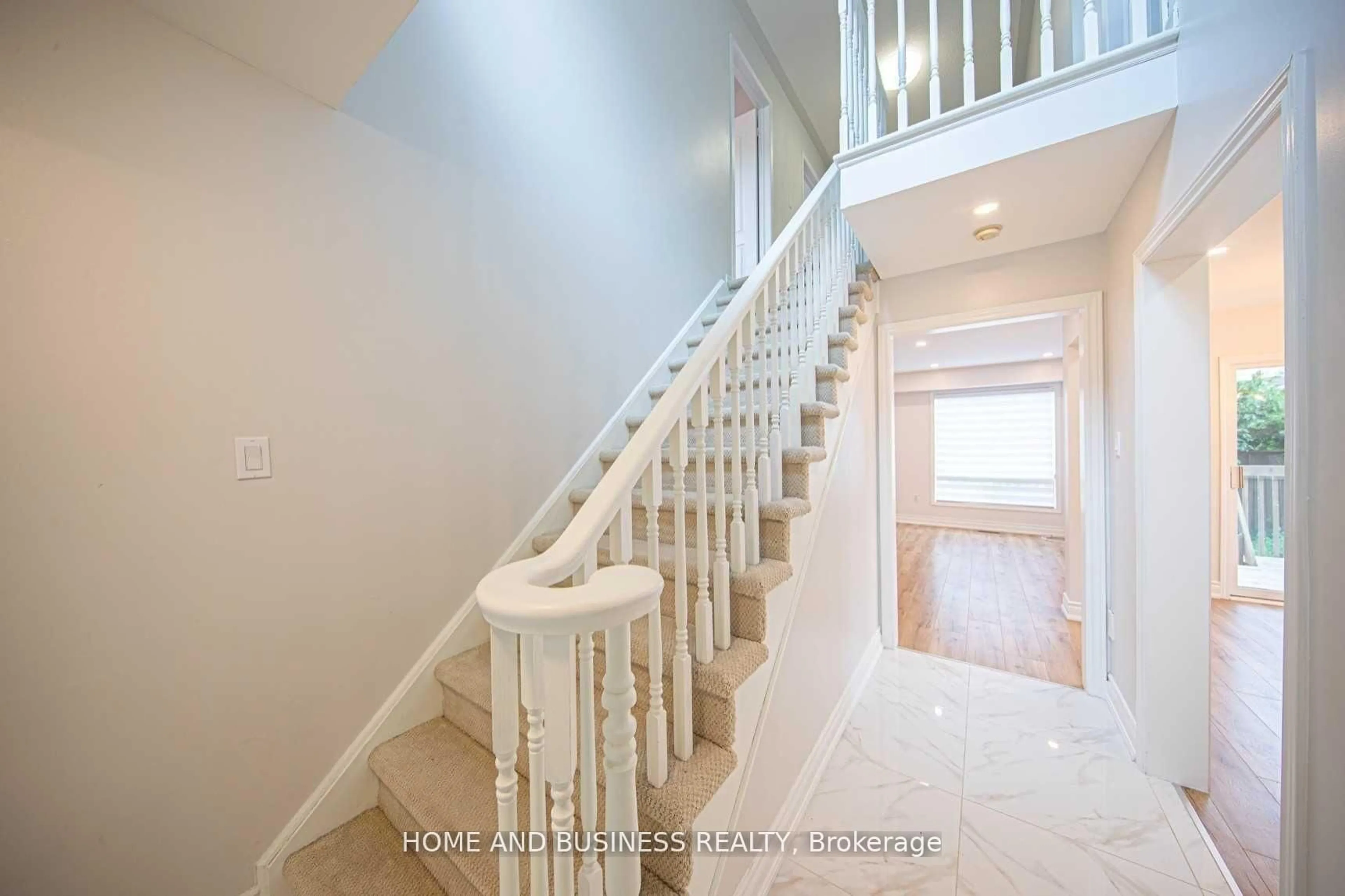 Stairs for 5013 Kempling Lane, Burlington Ontario L7L 6J4