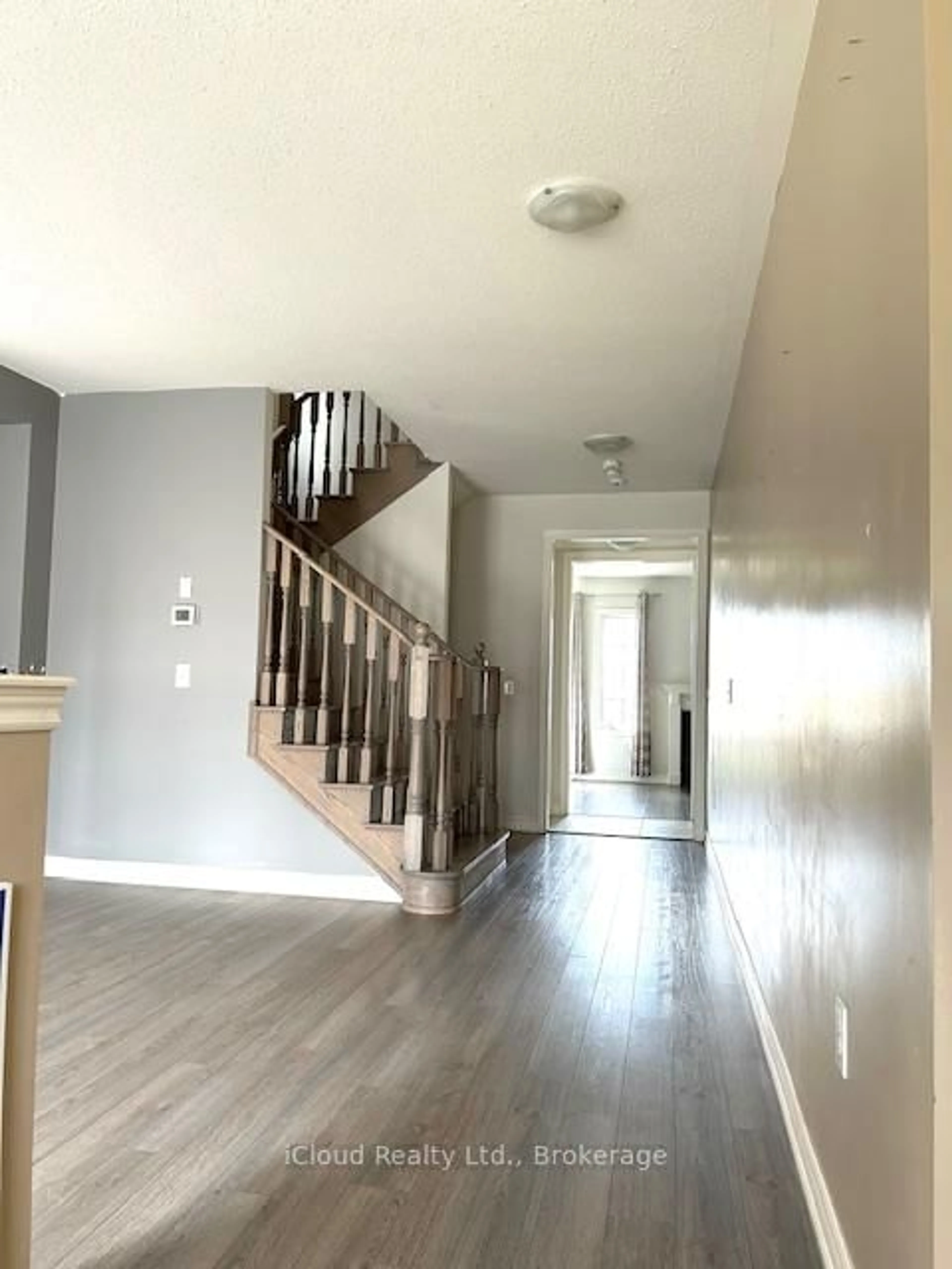 Unknown for 1449 Chretien St, Milton Ontario L9T 7K6