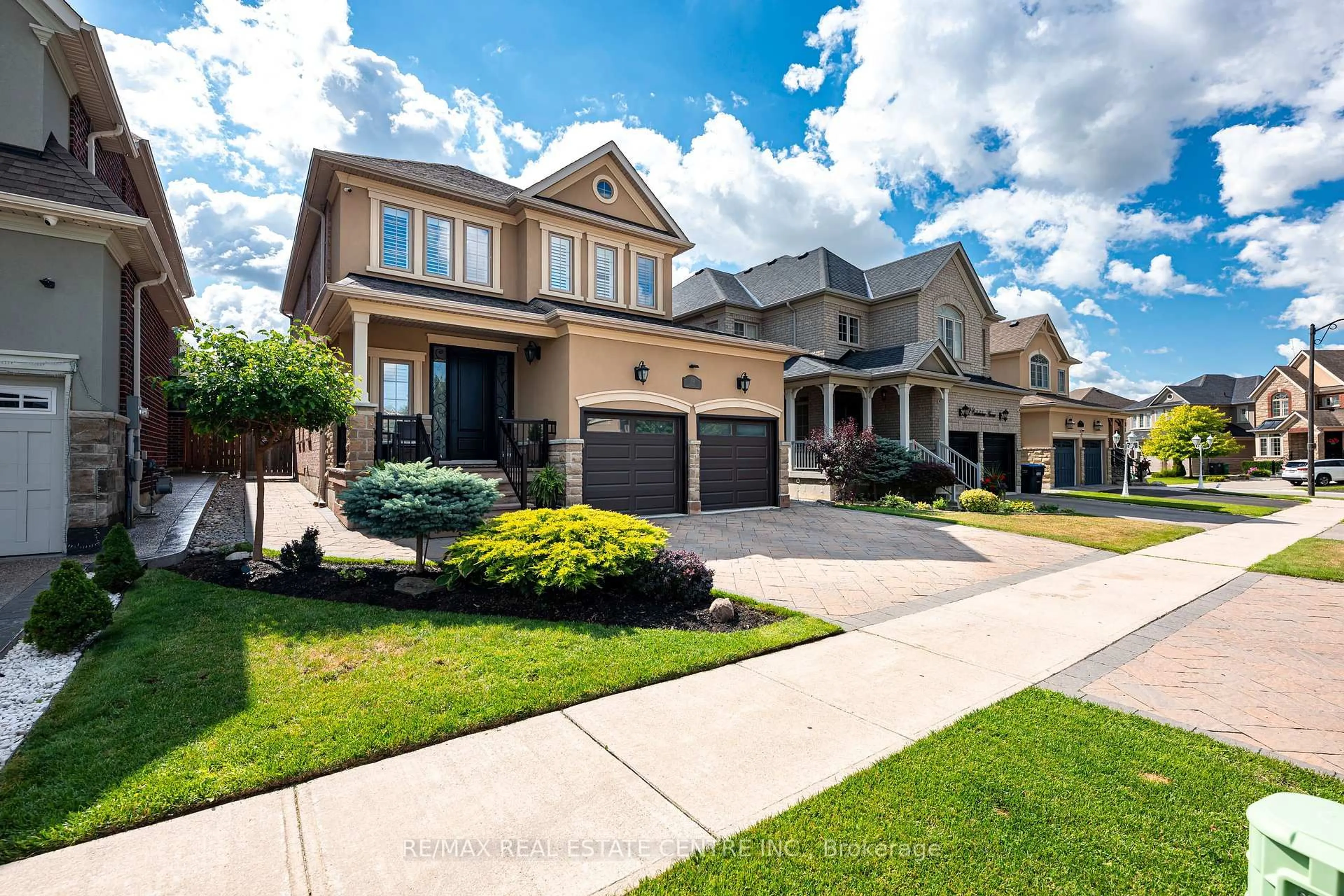 Home with brick exterior material, street for 74 Cedarholme Ave, Caledon Ontario L7C 3T1