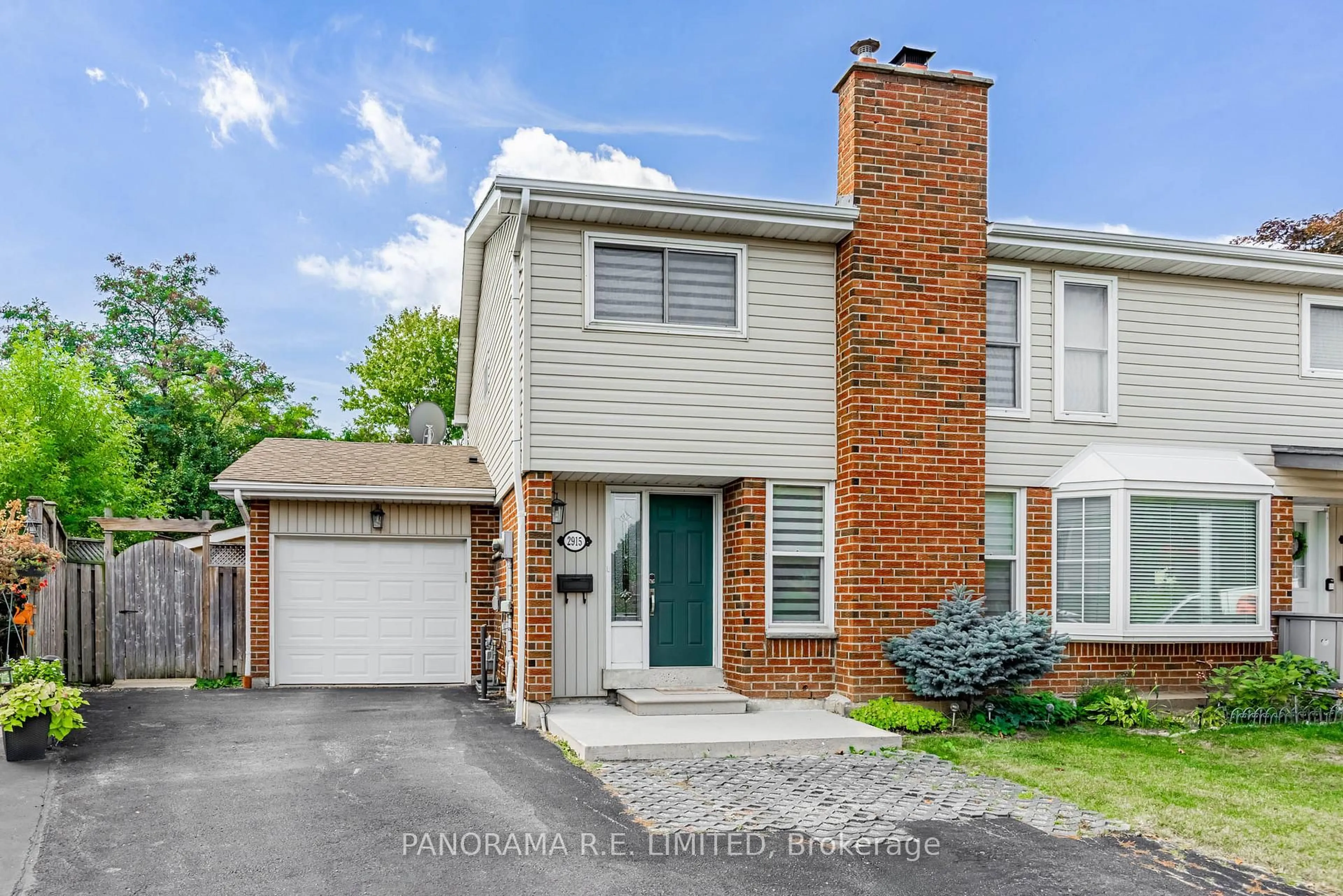 Home with brick exterior material, street for 2915 Bramshaw Gdns, Mississauga Ontario L5N 1S2