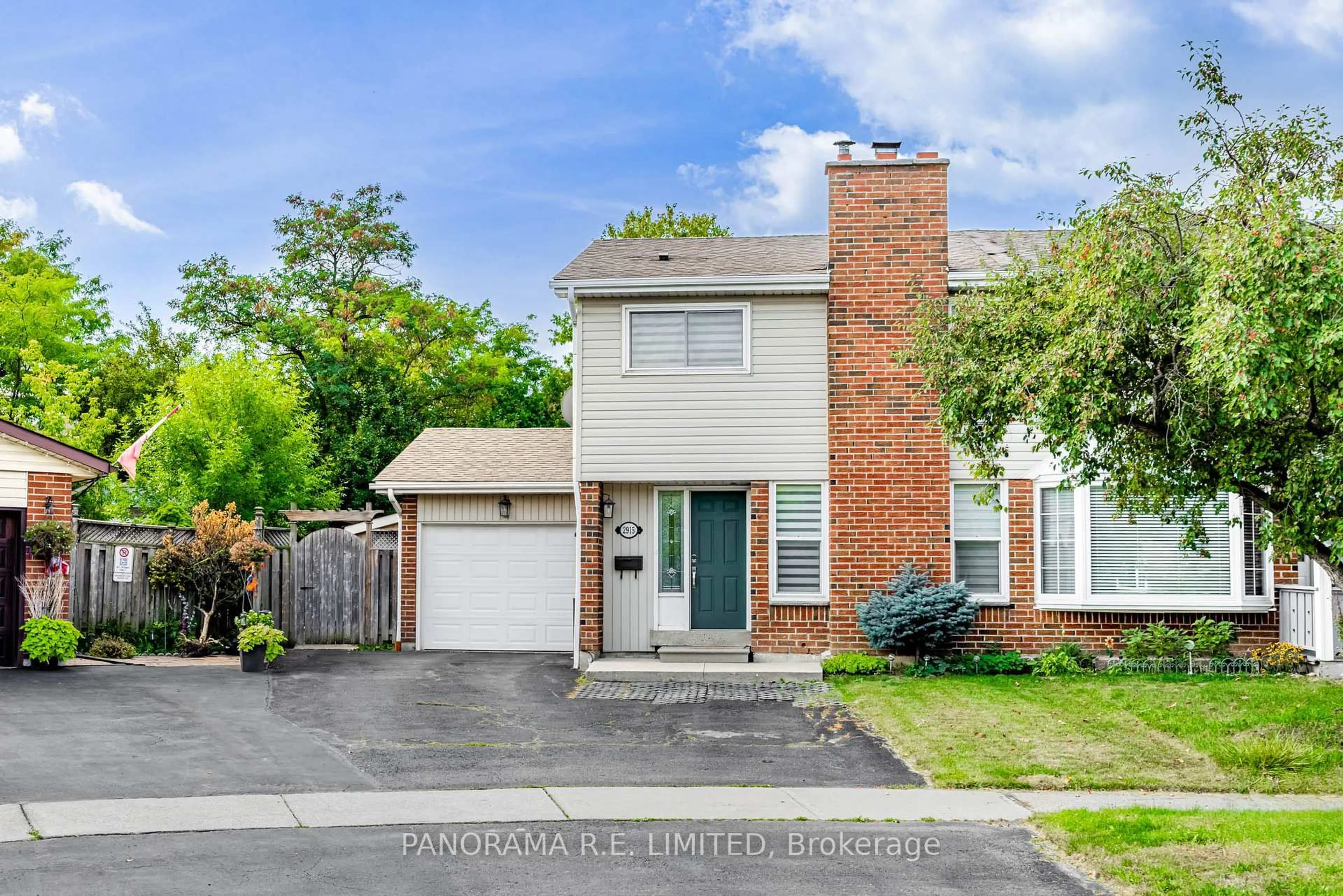 Home with brick exterior material, street for 2915 Bramshaw Gdns, Mississauga Ontario L5N 1S2