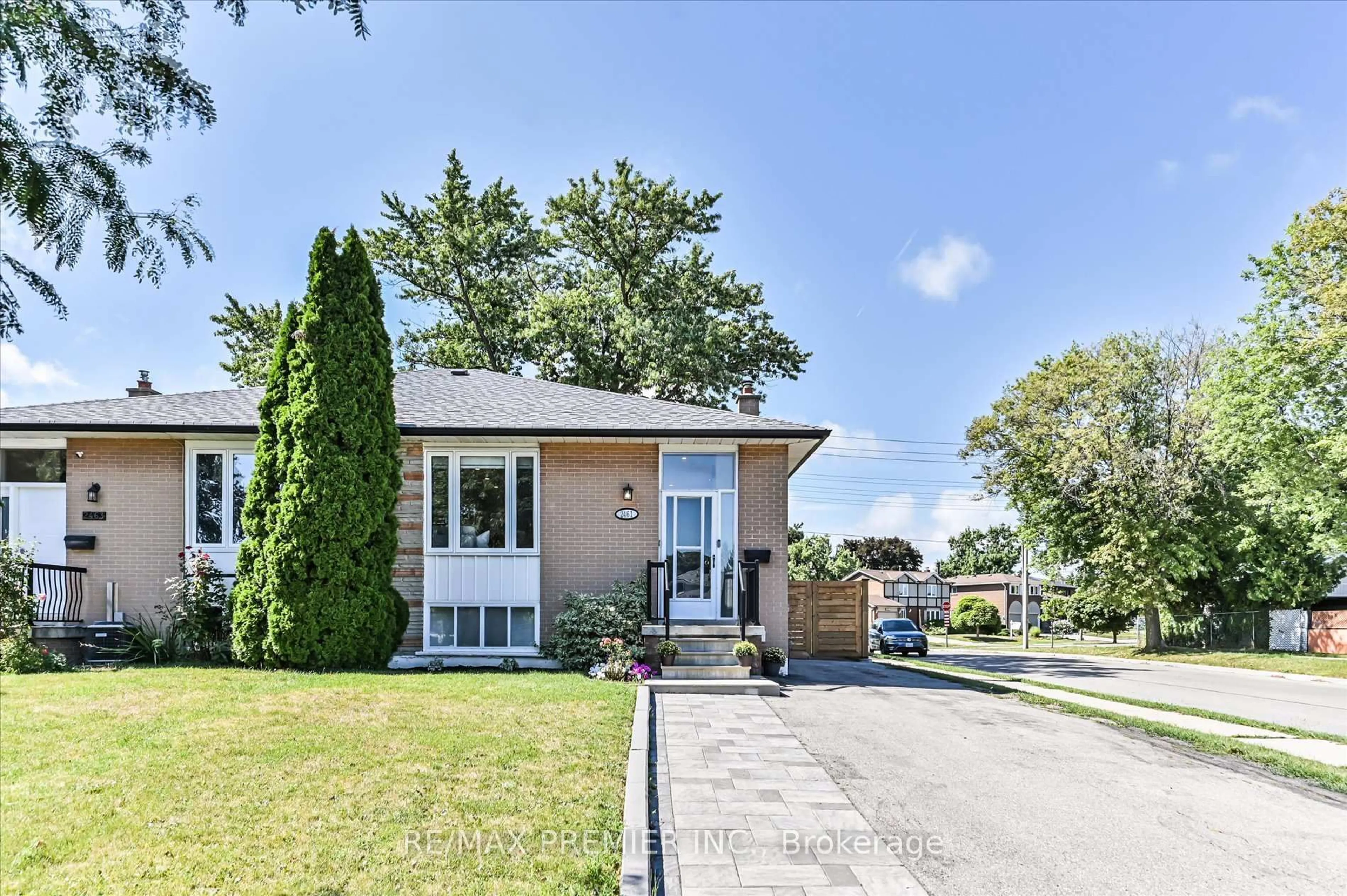 Home with brick exterior material, street for 2461 Padstow Cres, Mississauga Ontario L5J 2G2