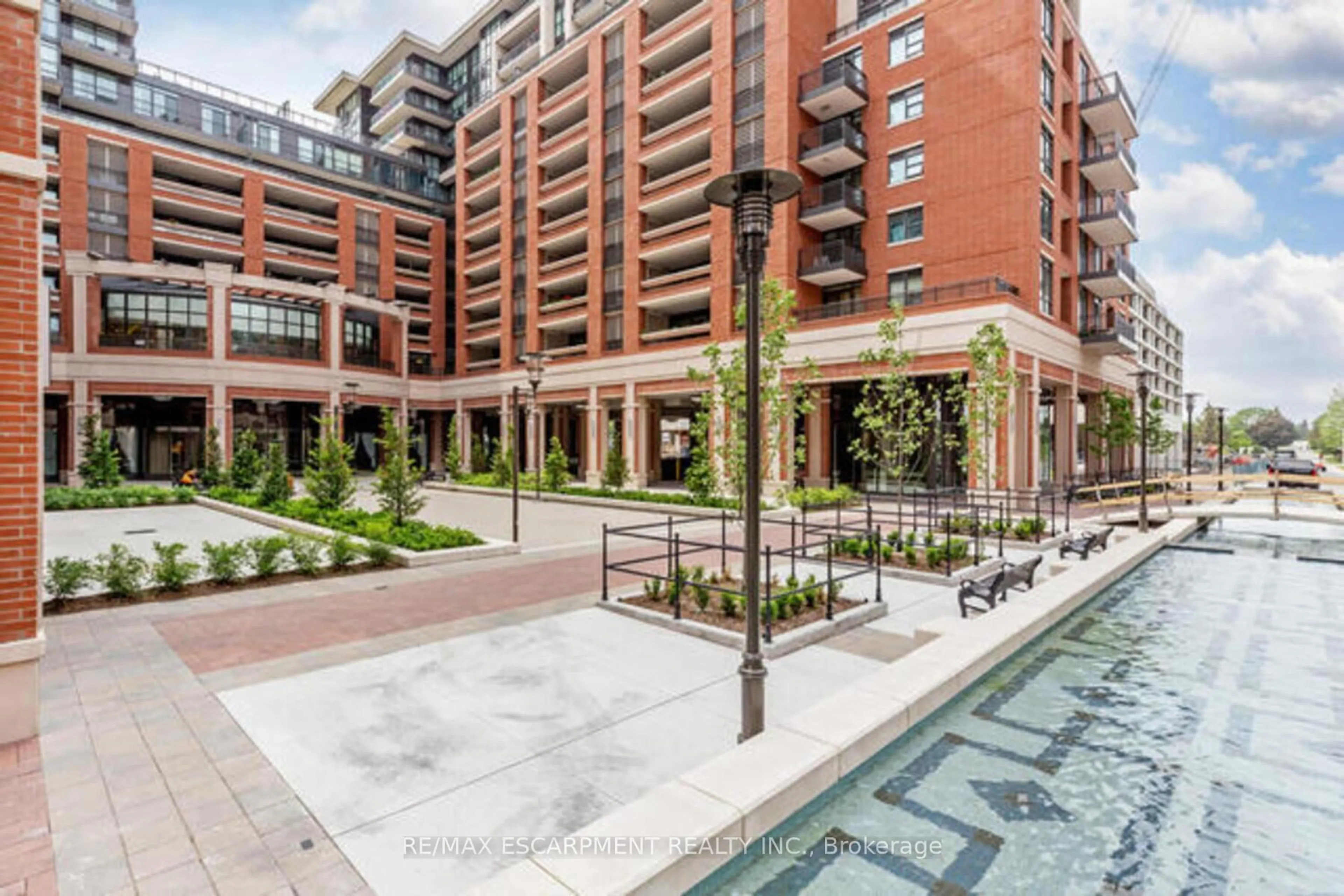 Patio, street for 830 Lawrence Ave #441, Toronto Ontario M6A 1C3