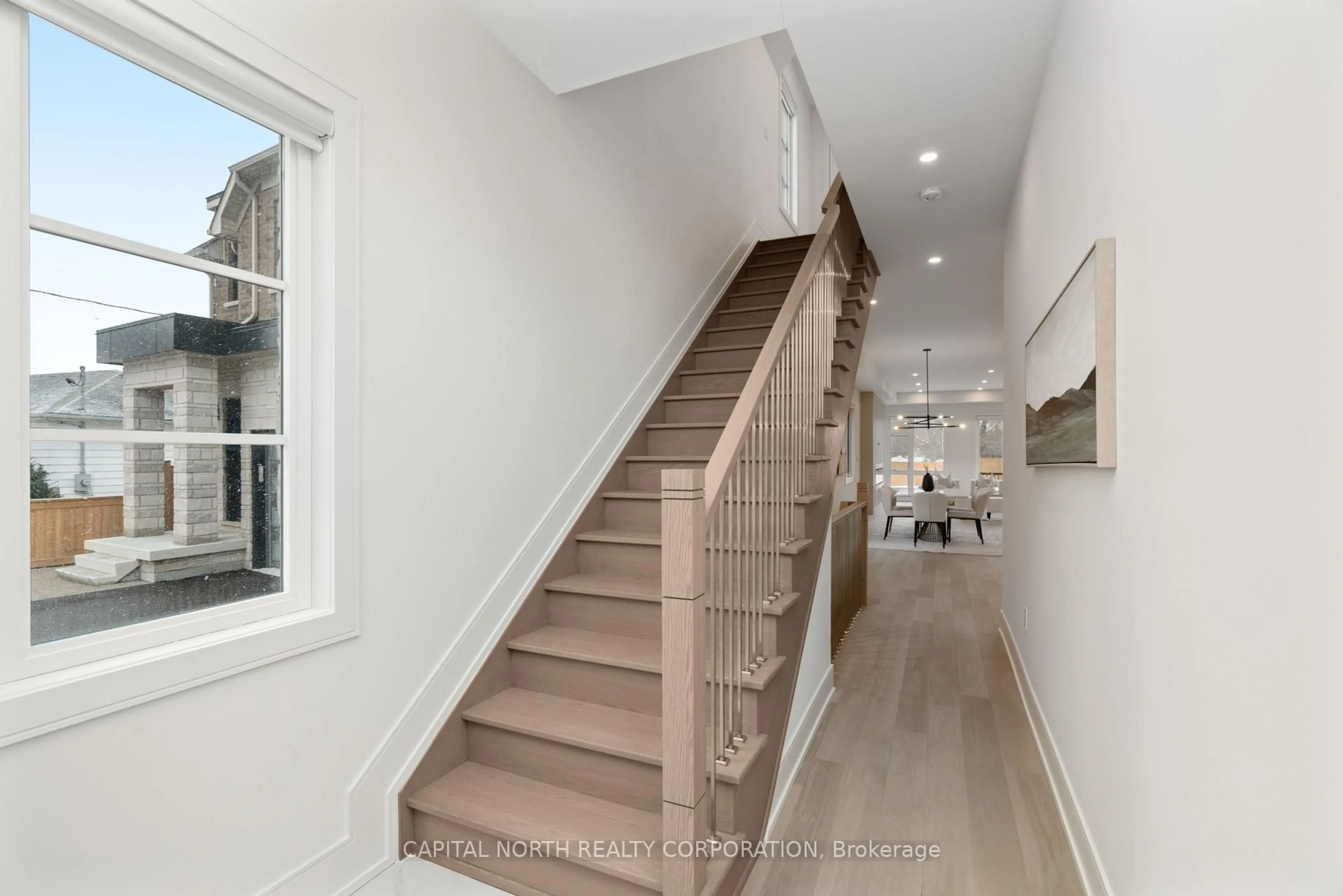 Stairs for 1080 Roosevelt Rd, Mississauga Ontario L5G 3Y8