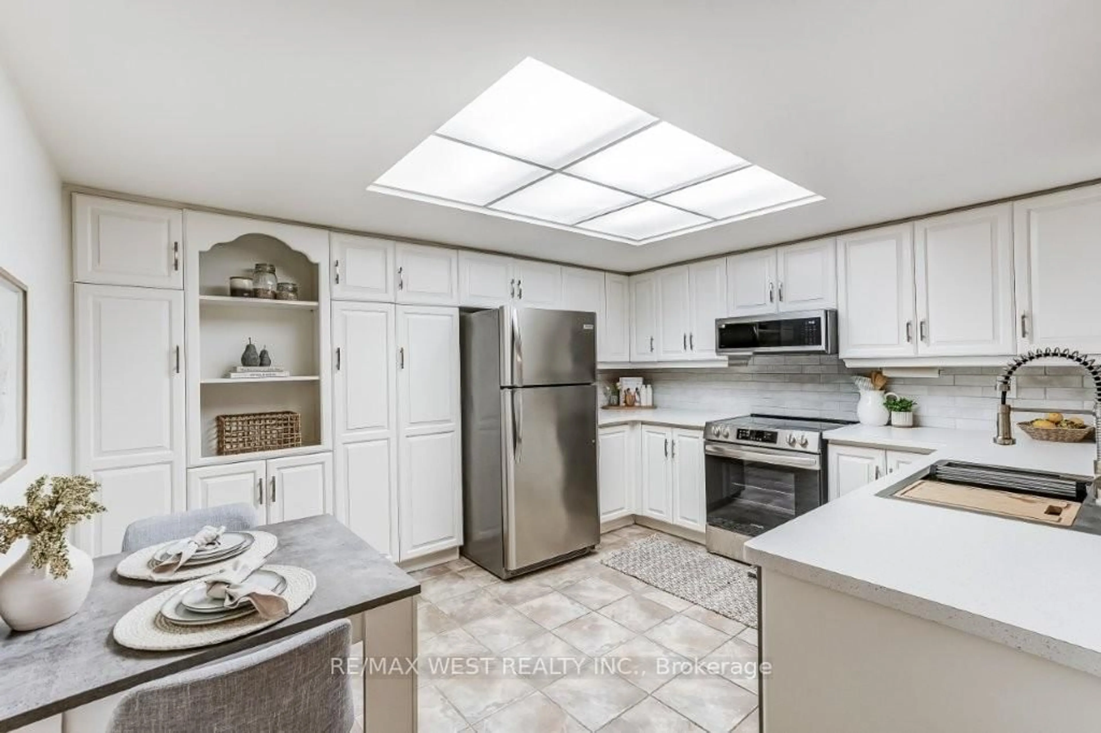 Unknown for 1237 North Shore Blvd #707, Burlington Ontario L7S 2H8