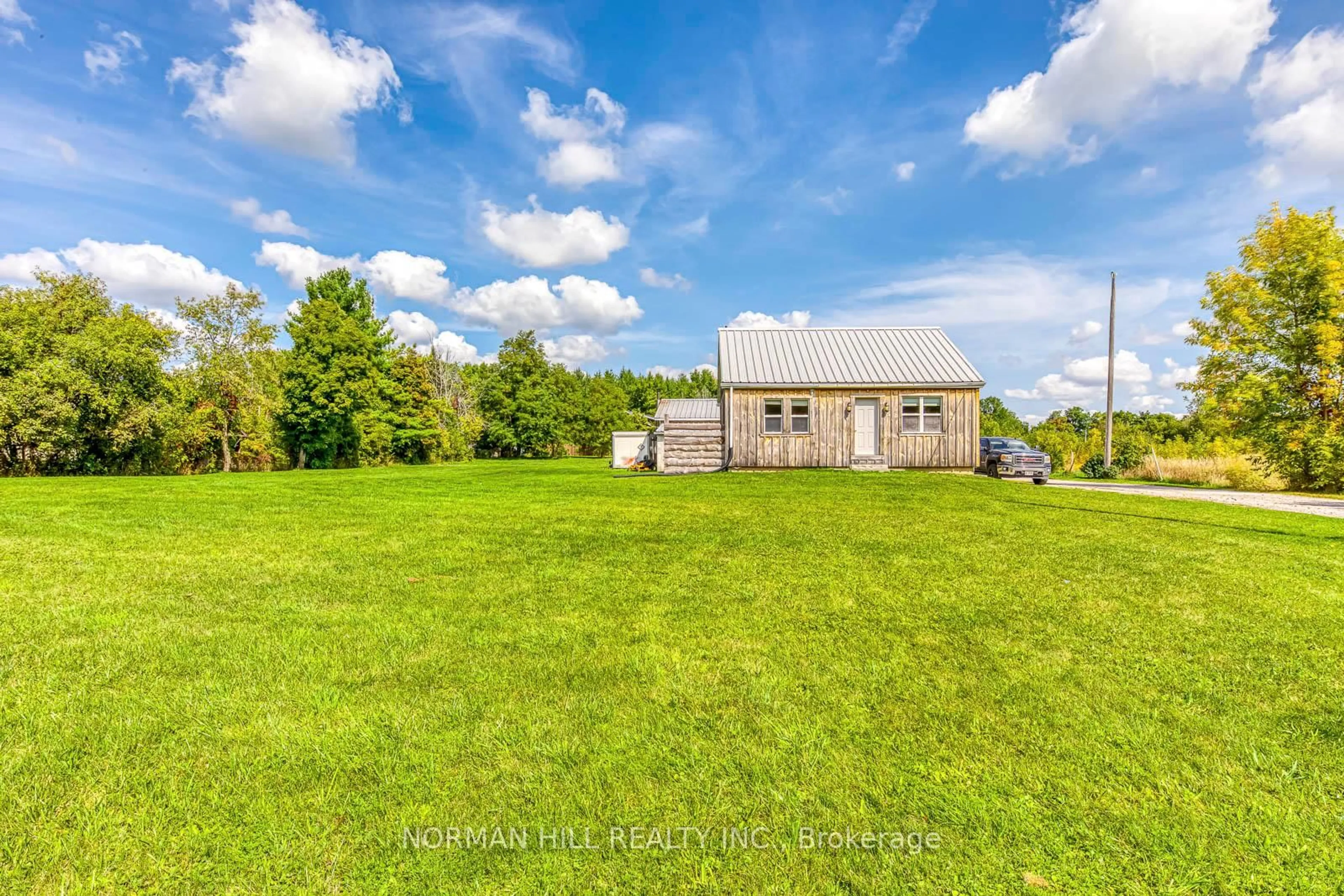 A pic from outside/outdoor area/front of a property/back of a property/a pic from drone, water/lake/river/ocean view for 13307 Sixth Line, Halton Hills Ontario L0P 1H0