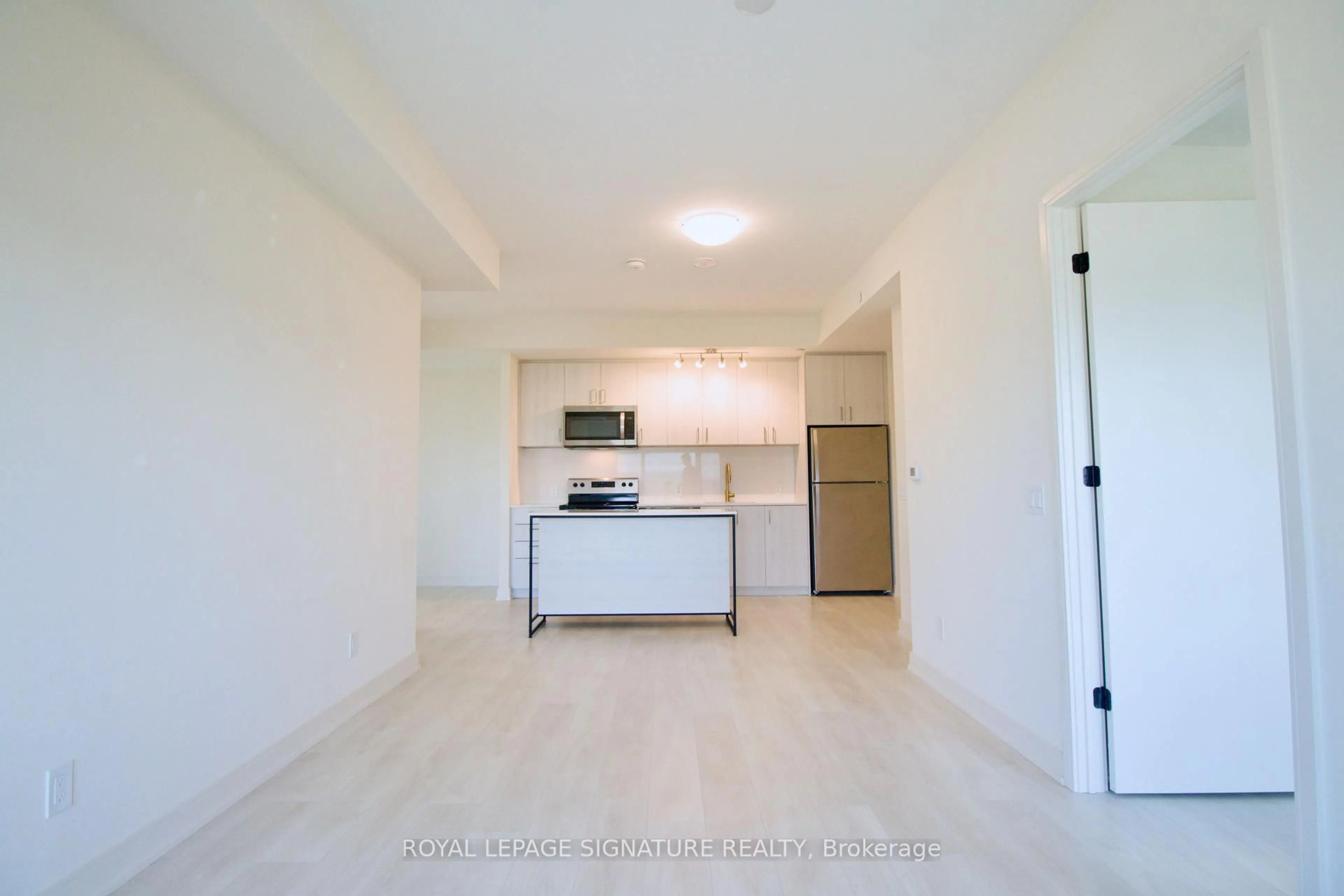 Standard kitchen, unknown for 8010 Derry Rd #1007, Milton Ontario L9T 9N3