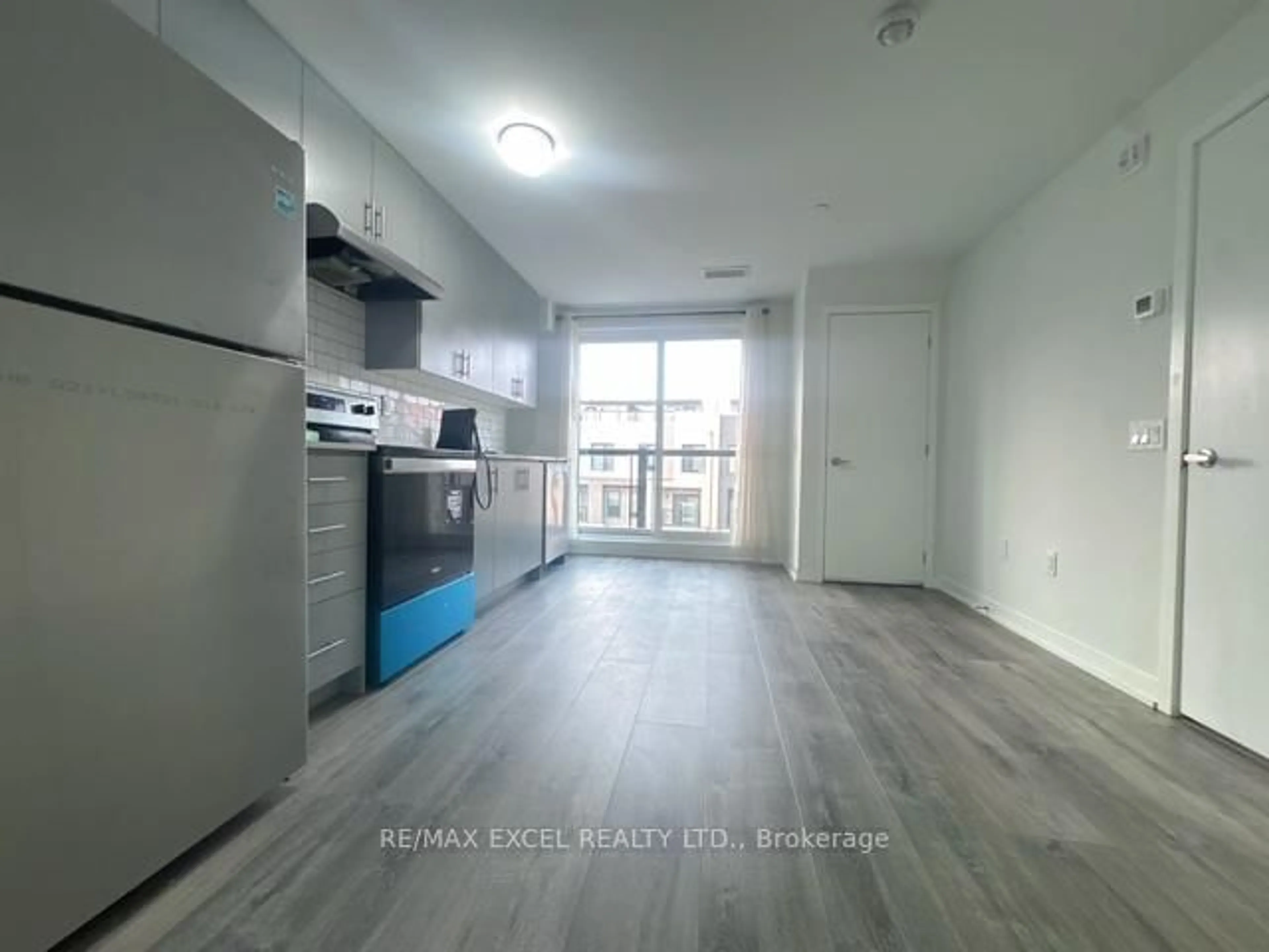 A pic of a room for 3401 Ridgeway Dr #403, Mississauga Ontario L5L 5T3