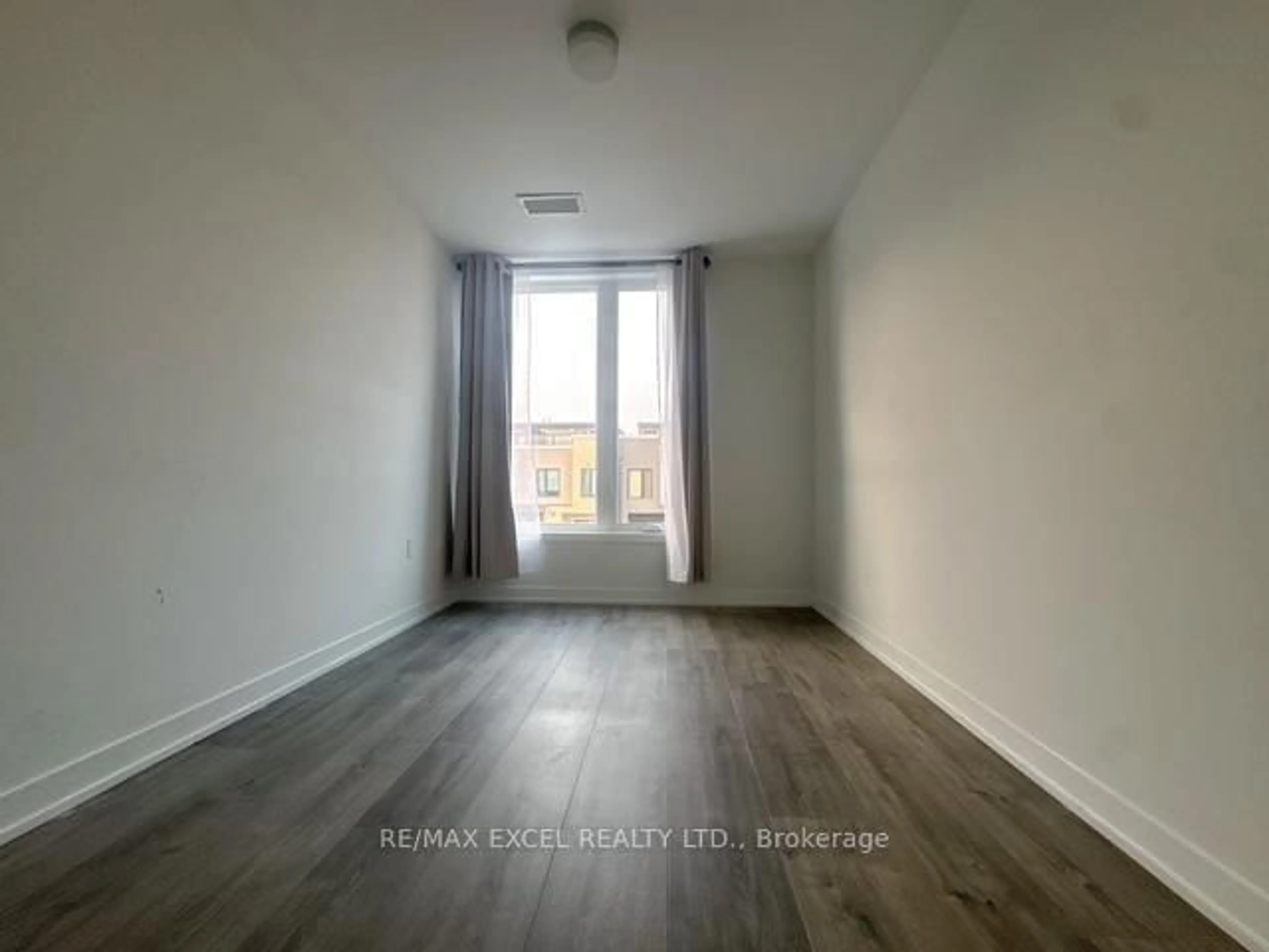 A pic of a room for 3401 Ridgeway Dr #403, Mississauga Ontario L5L 5T3