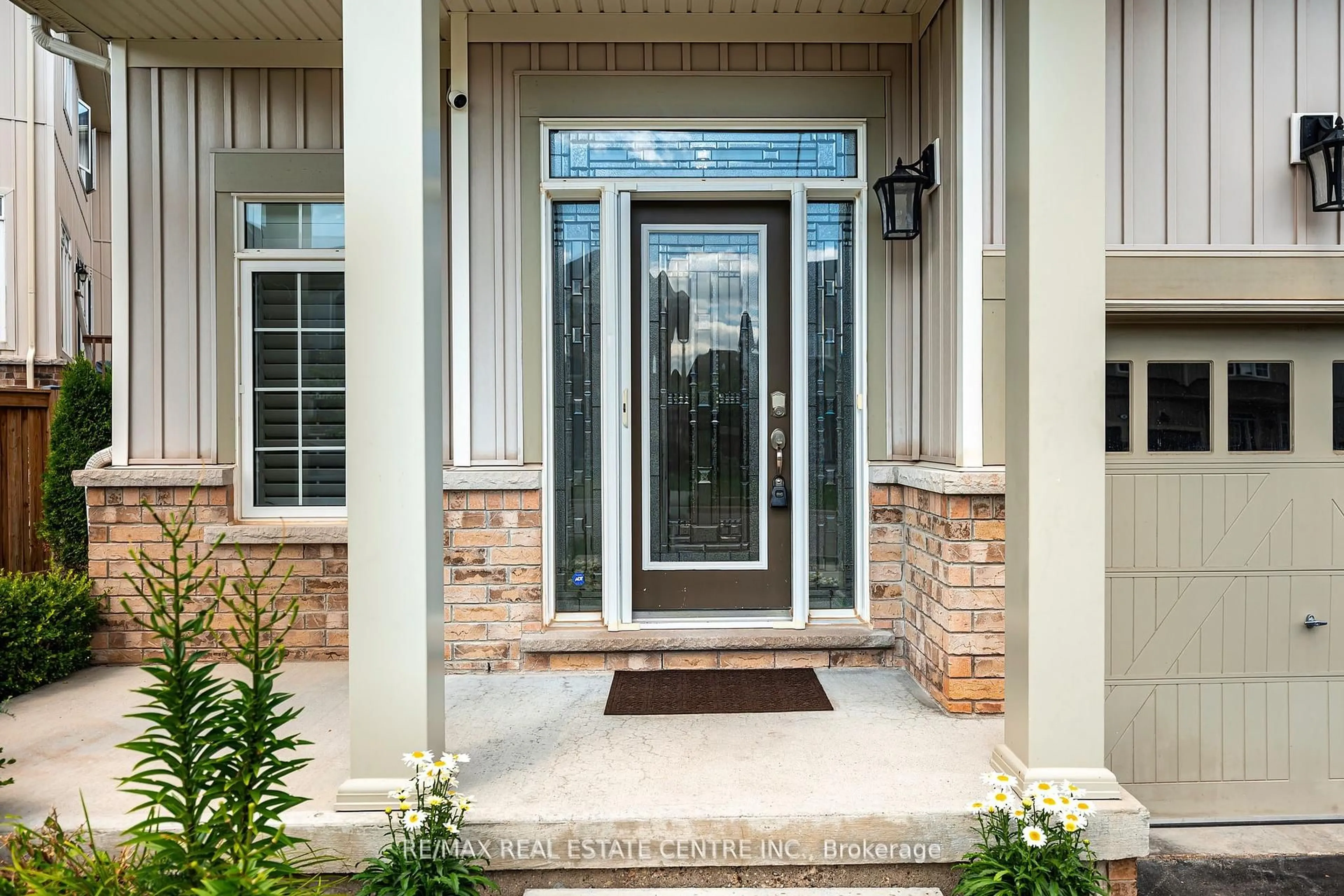 Indoor entryway for 9 Porter Dr, Orangeville Ontario L9W 6Z4