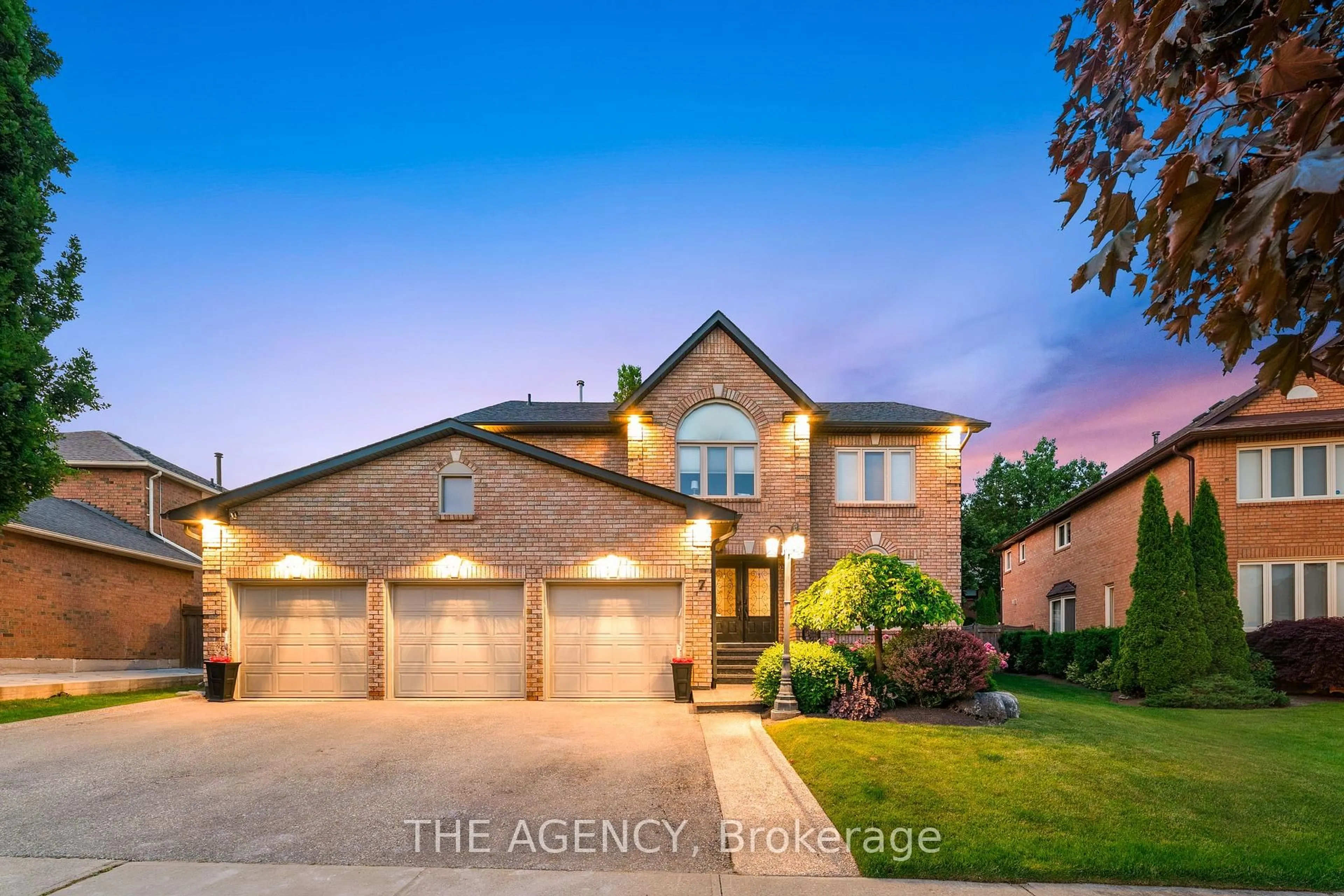 Home with brick exterior material, street for 7 Stonegate Dr, Brampton Ontario L6Z 3L7