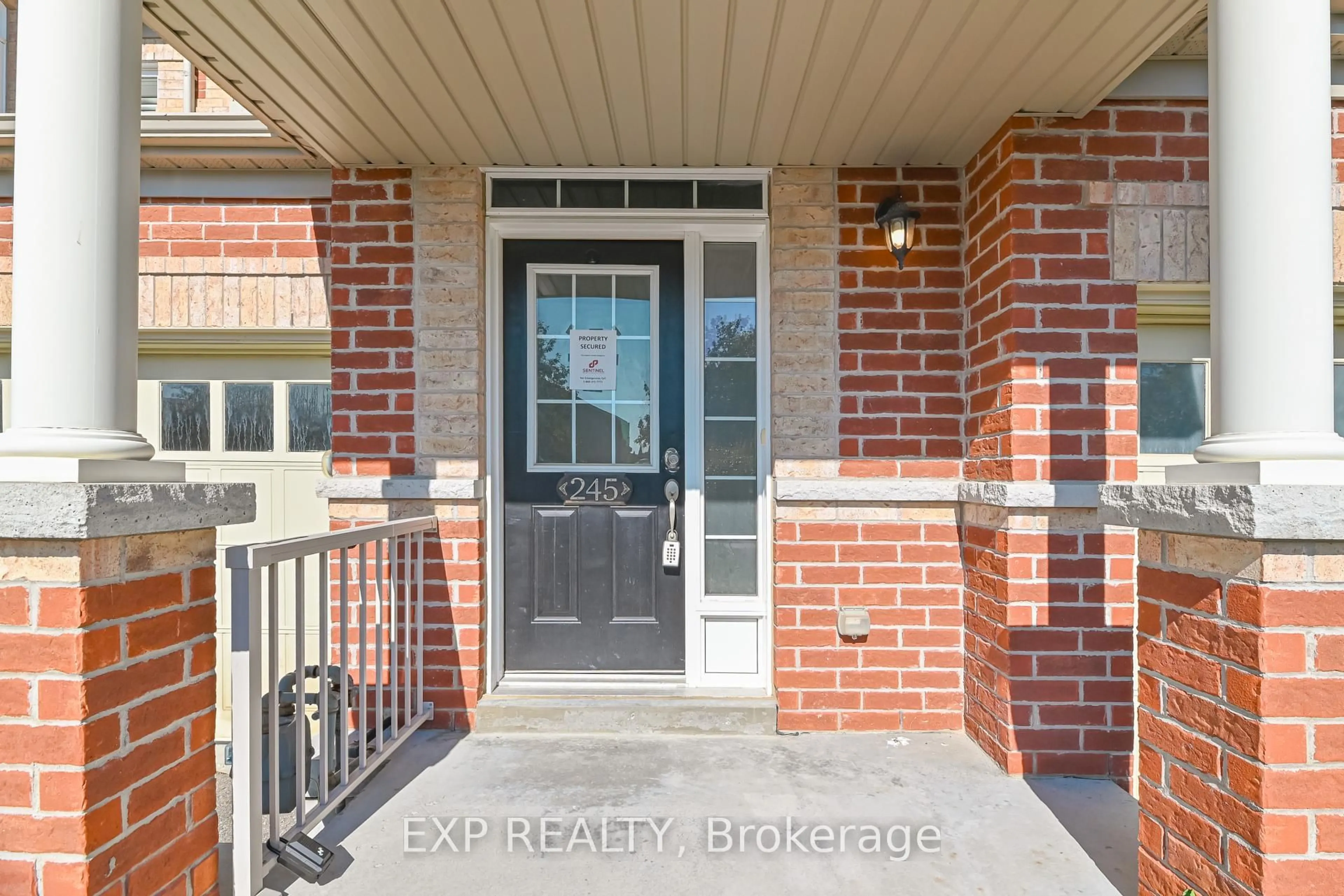 Indoor entryway for 245 Thompson Rd, Orangeville Ontario L9W 5T9