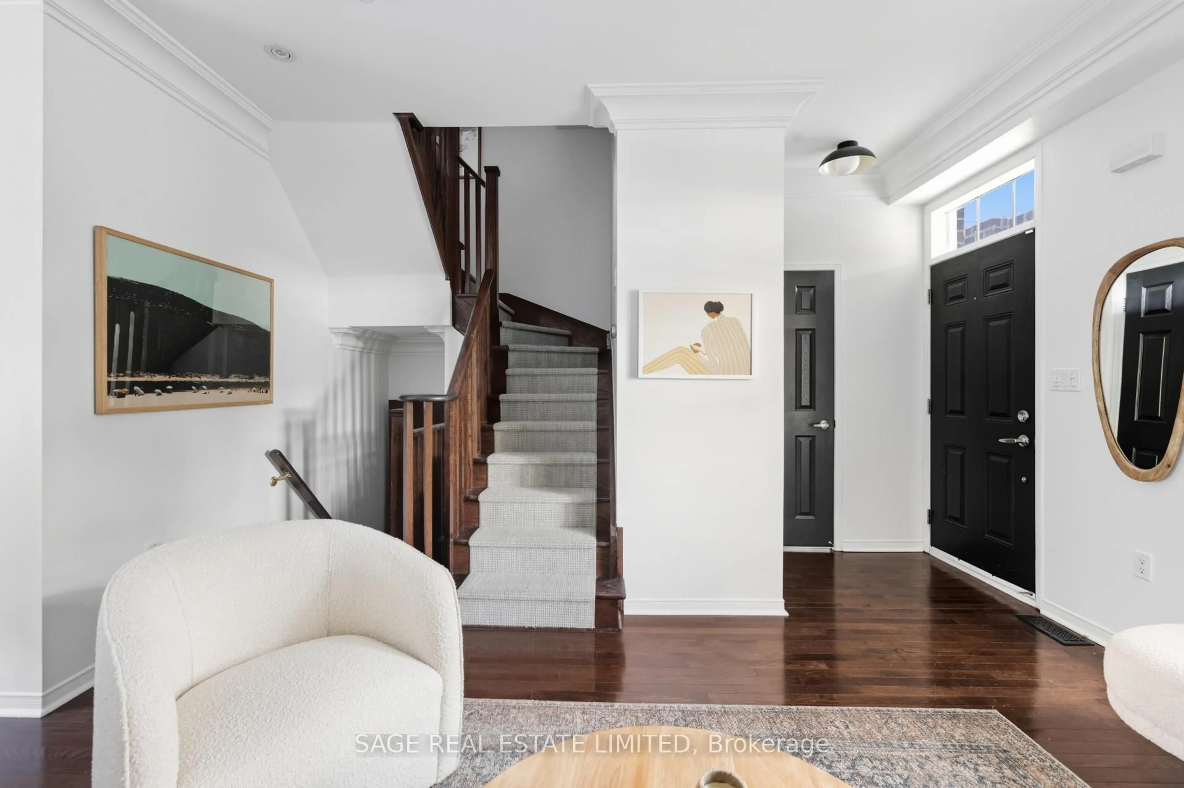 Indoor entryway for 107 The Queensway #119, Toronto Ontario M6S 5B6