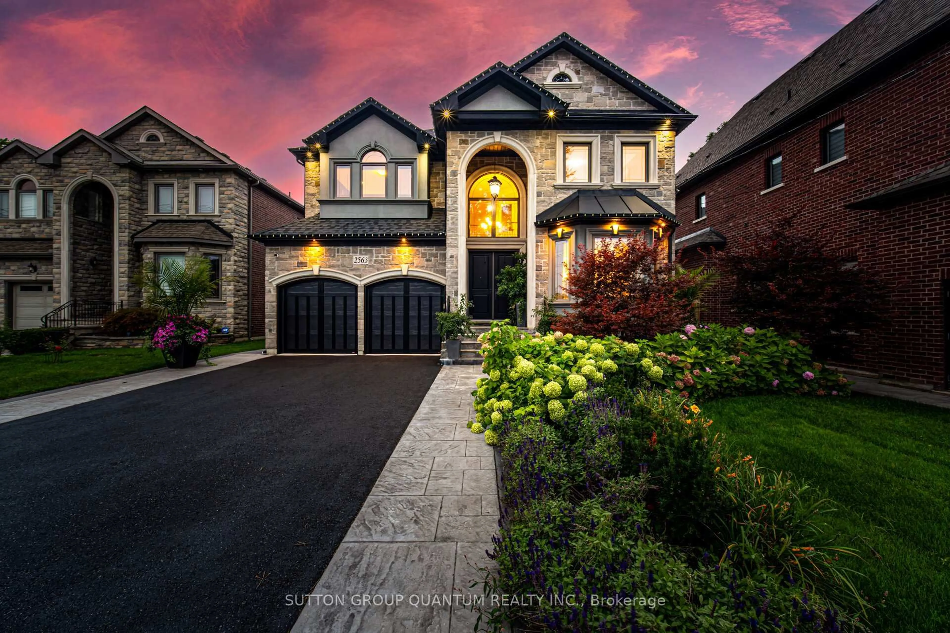 Home with brick exterior material, street for 2563 Cliff Rd, Mississauga Ontario L5A 2P5