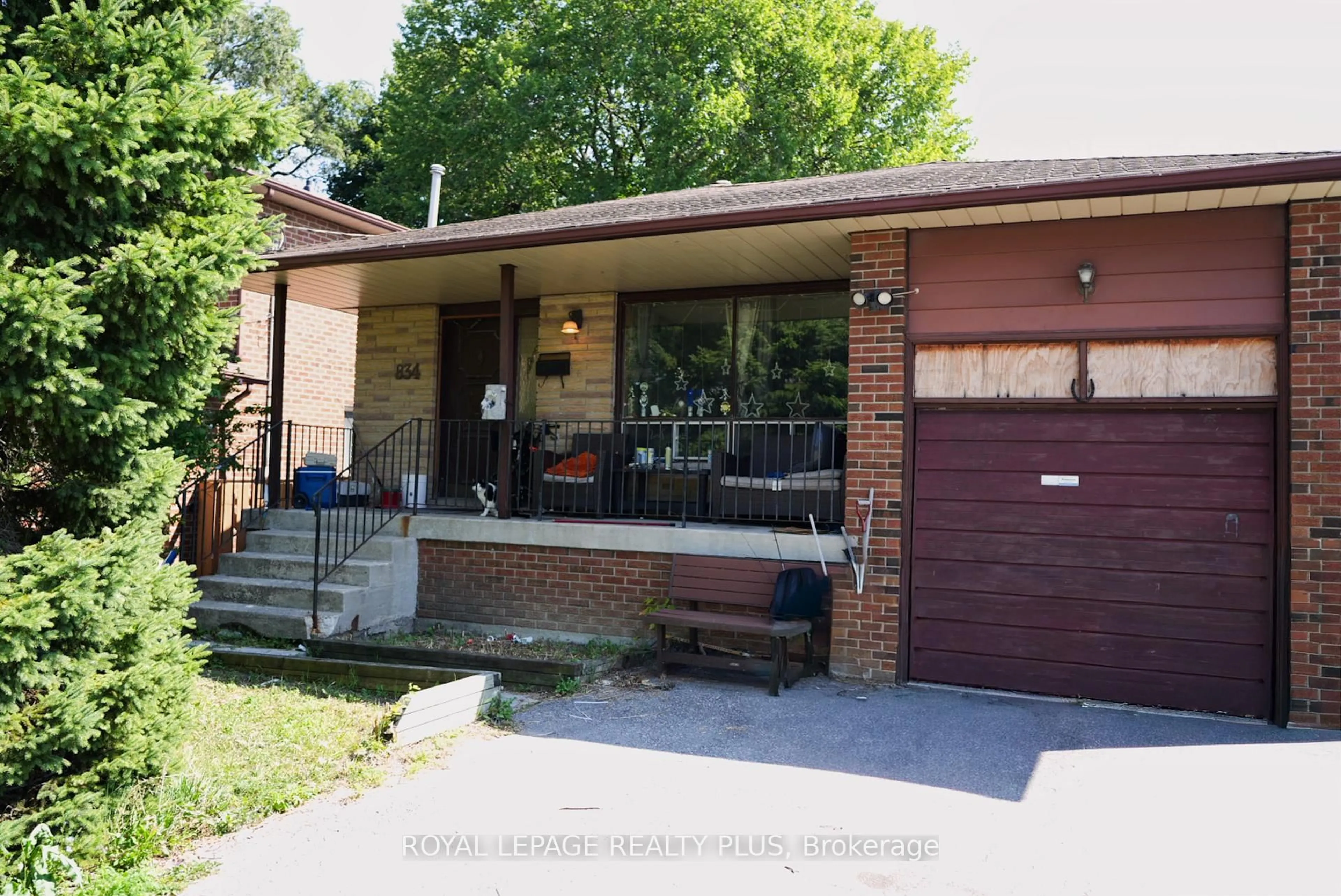 Home with brick exterior material, street for 834 Sixth St, Mississauga Ontario L5E 1N4