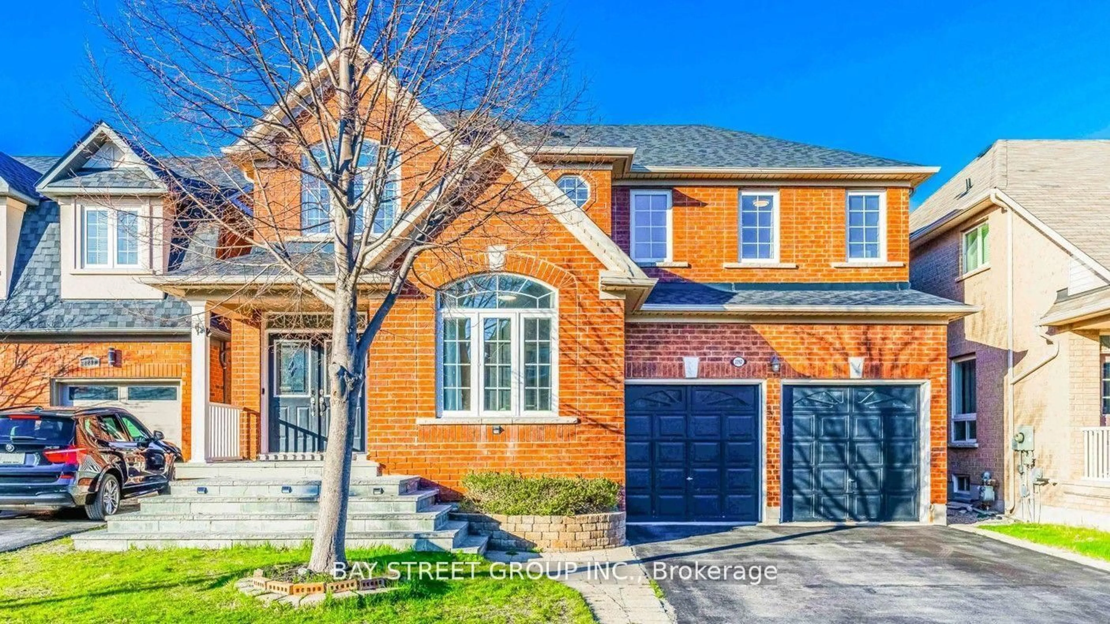 Home with brick exterior material, street for 2292 Blue Oak Circ, Oakville Ontario L6M 5J4