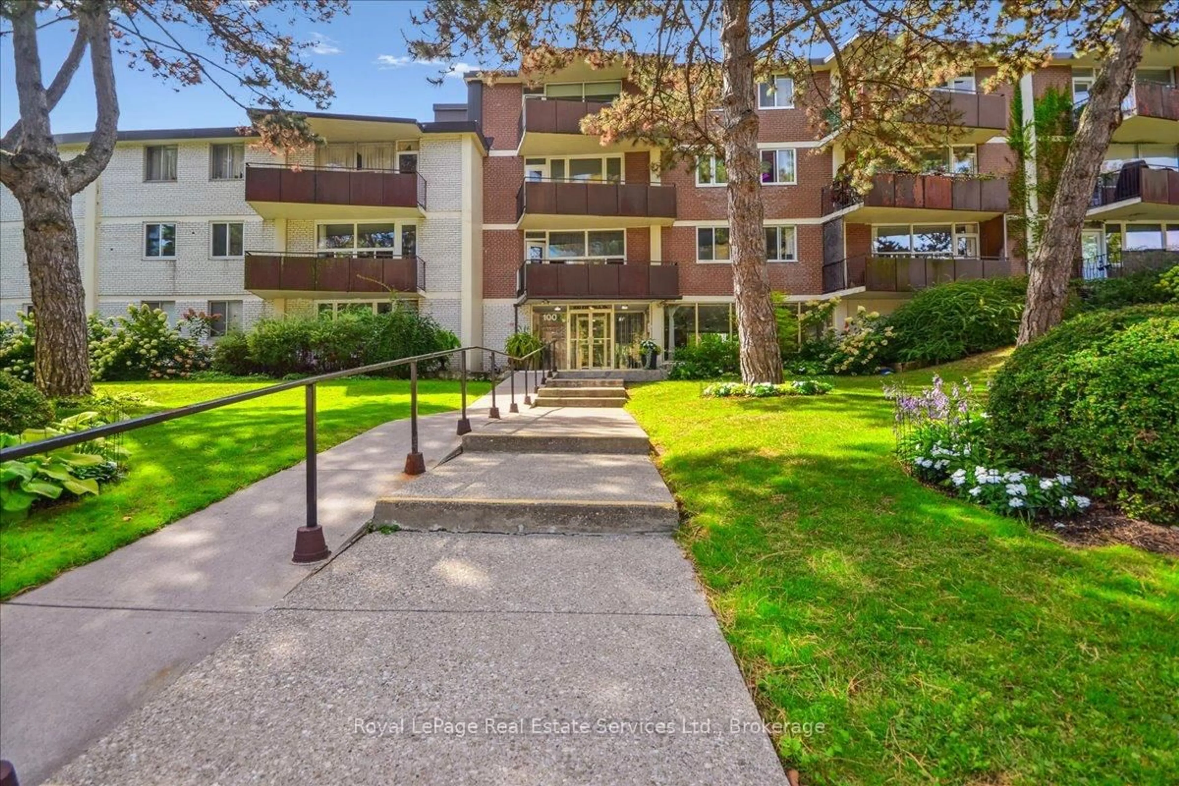Patio, street for 100 Coe Hill Dr #203, Toronto Ontario M6S 3E1