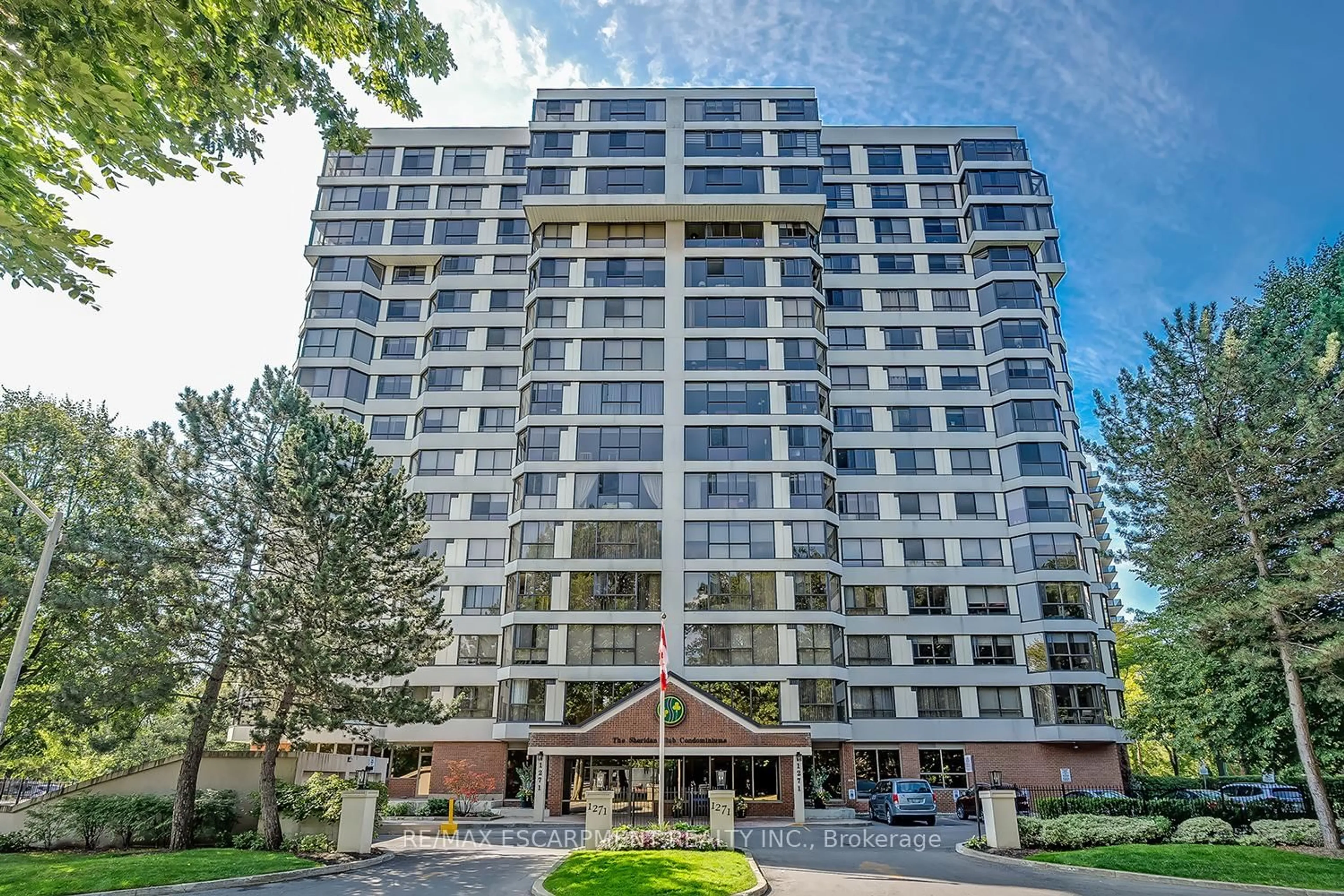 Indoor foyer for 1271 Walden Circ #PH105, Mississauga Ontario L5J 4R4