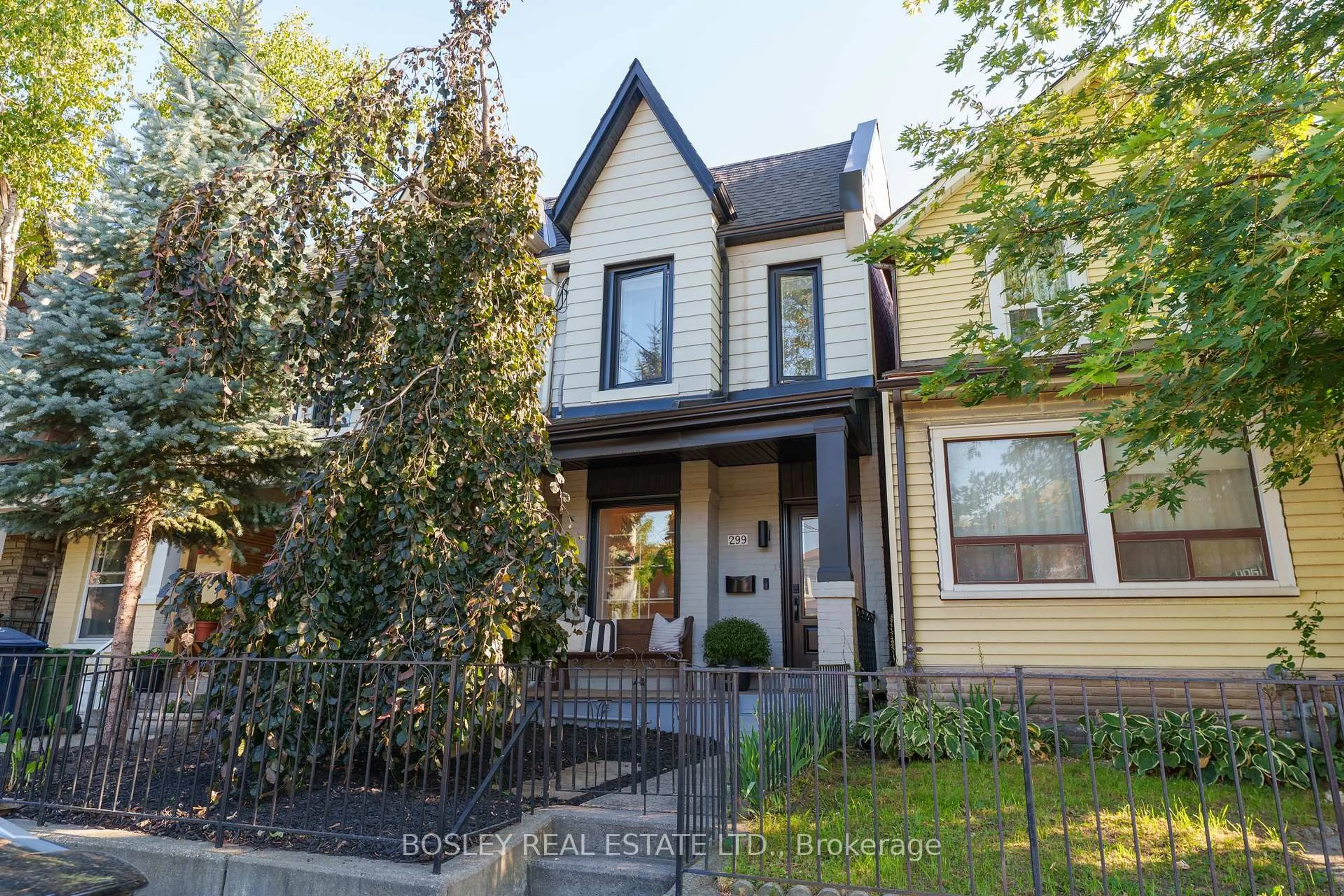 Home with brick exterior material, street for 299 Maria St, Toronto Ontario M6P 1W6