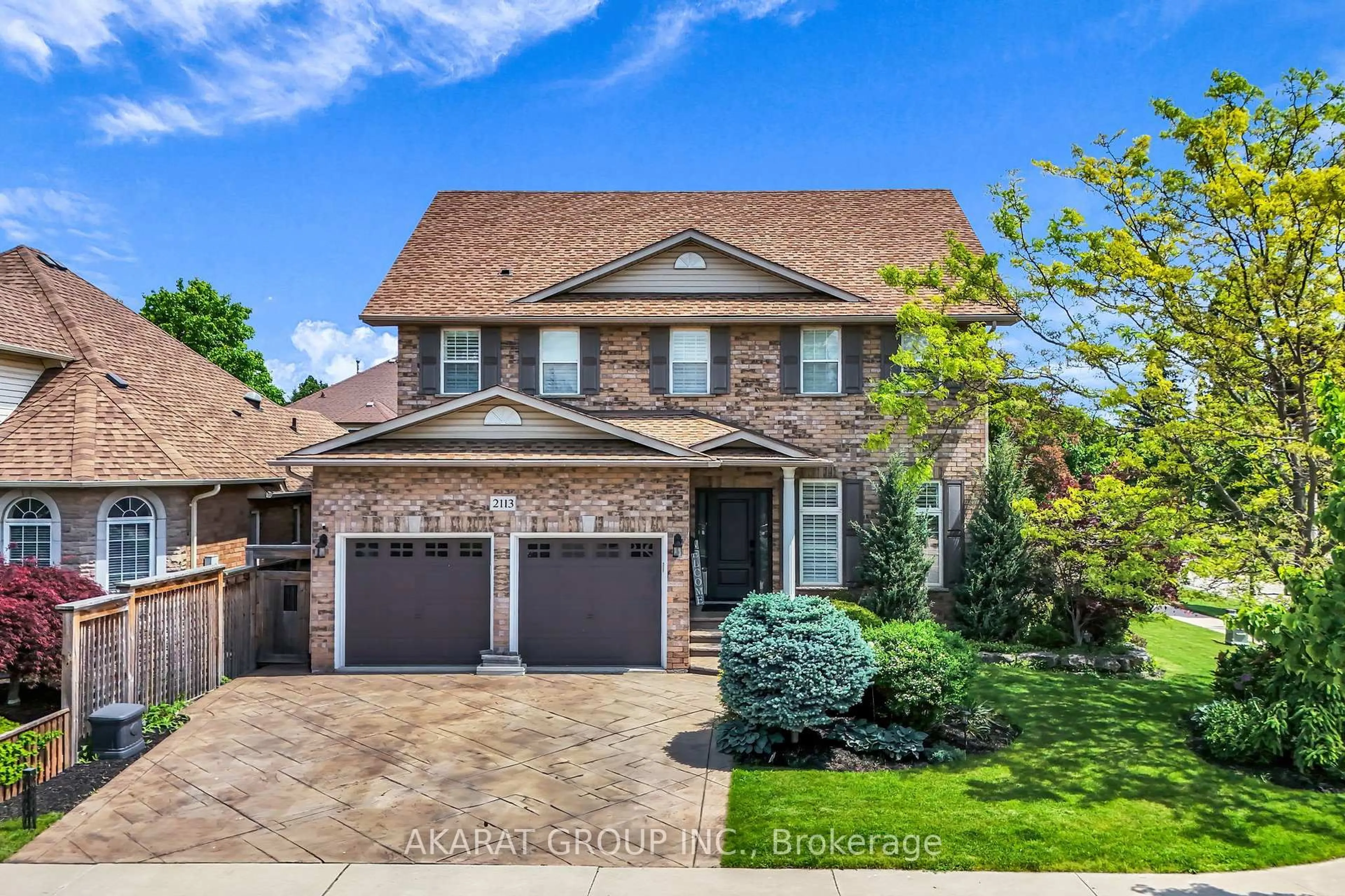 Home with brick exterior material, street for 2113 Dalecroft Cres, Burlington Ontario L7M 4B3