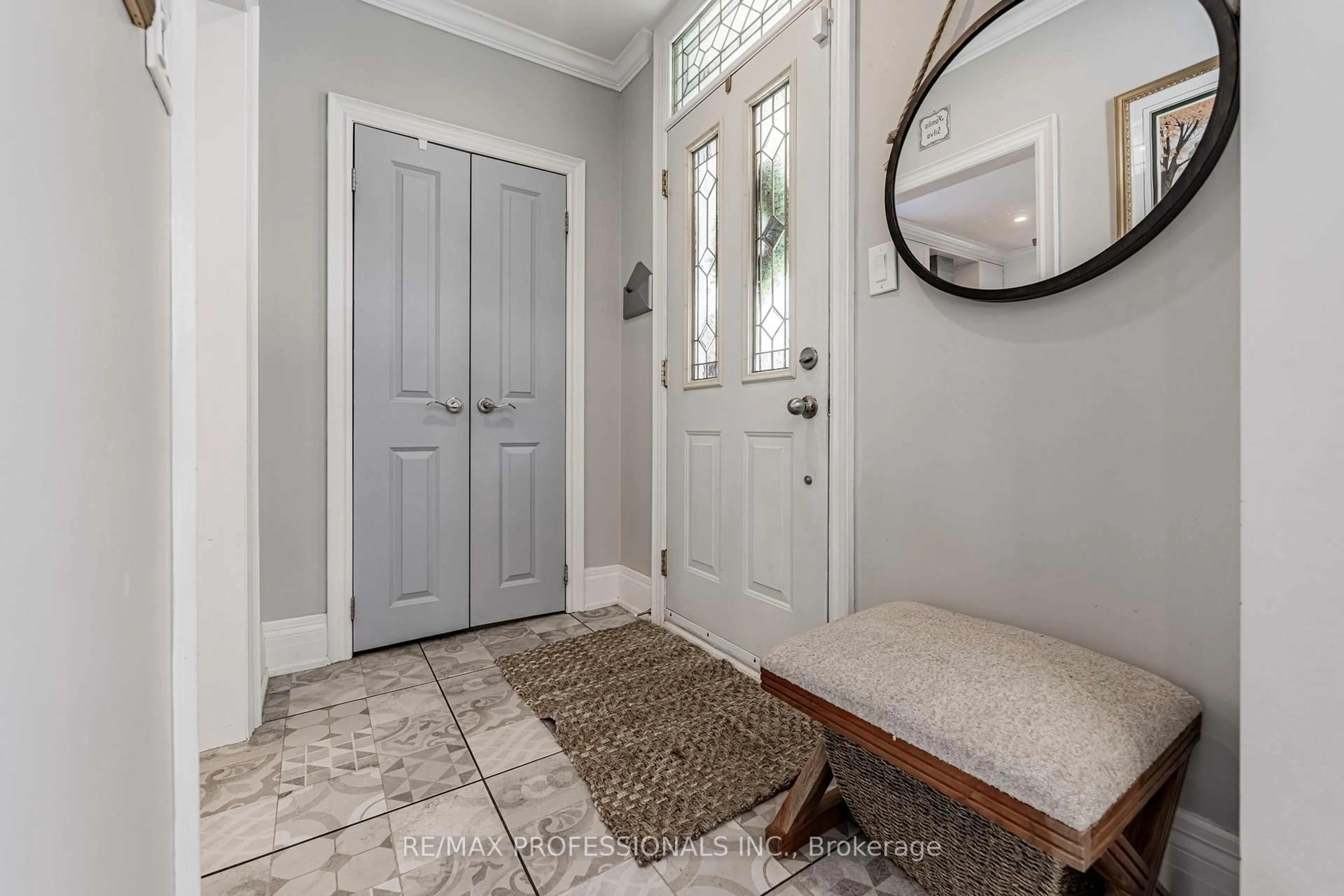 Indoor entryway for 2236 Lawrence Ave, Toronto Ontario M9P 2A3