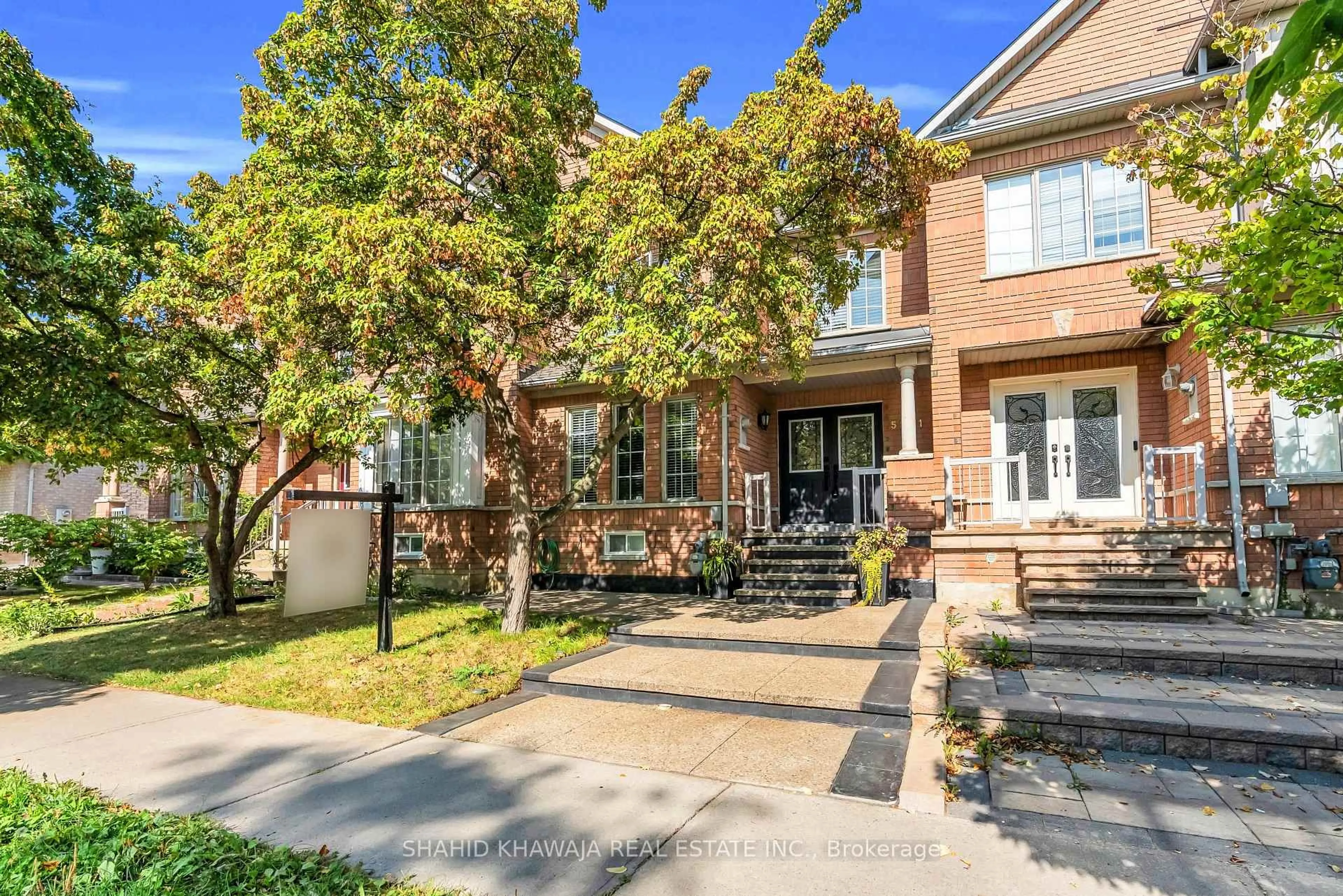 Home with brick exterior material, street for 5821 Rainberry Dr, Mississauga Ontario L5M 6S2