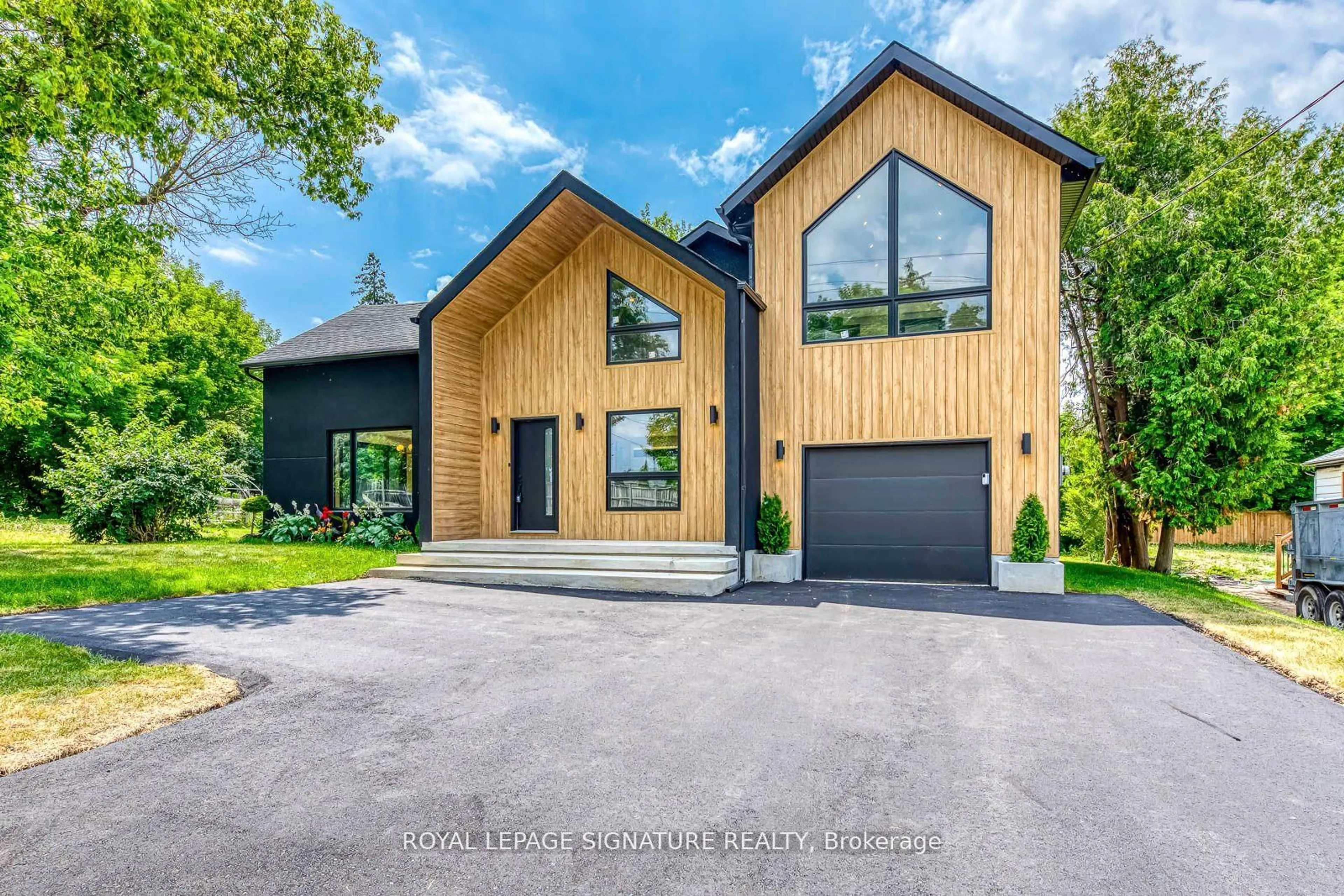 Home with brick exterior material, unknown for 11024 Trafalgar Rd, Halton Hills Ontario L7G 4S5