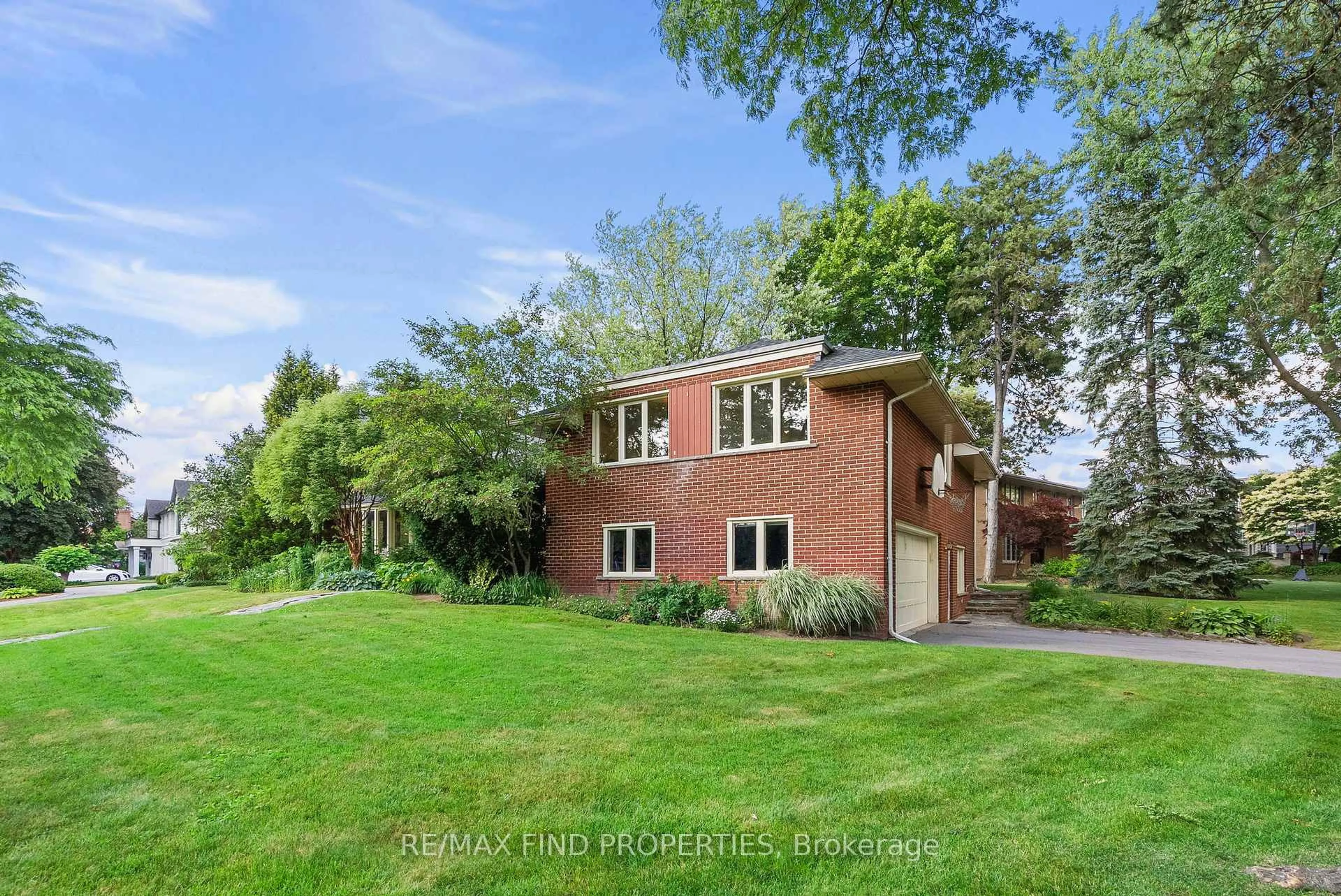 A pic from outside/outdoor area/front of a property/back of a property/a pic from drone, street for 56 Edenvale Cres, Toronto Ontario M9A 4A6